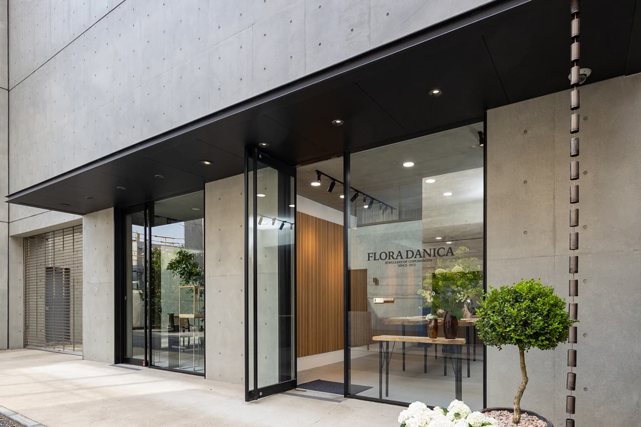 〈フローラダニカ 東京フラッグシップ ストア〉店舗外観。