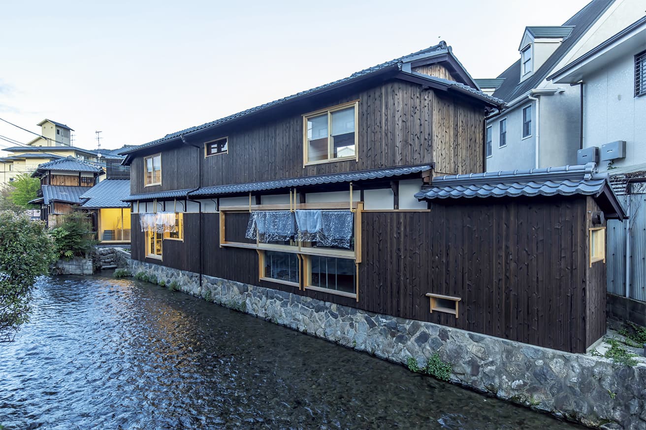 築110年の旧青山家住宅跡地を改装。