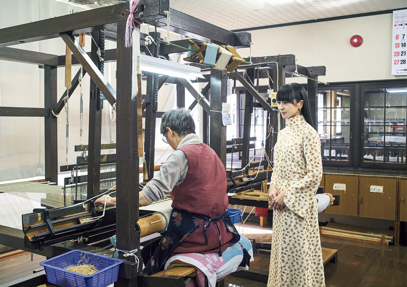 Observing the weaving phase.