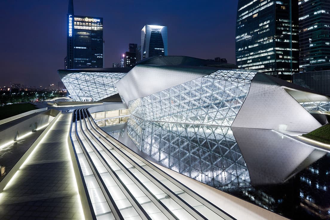 中国の〈広州大劇院〉。　photo_Iwan Baan