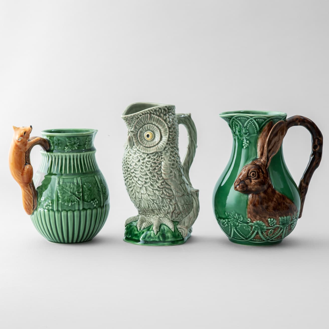 同じく《バスク》シリーズ。ピッチャー きつね12,100円、ふくろう 13,750円、うさぎ 20,900円、アイテムを揃えて、食卓にストーリーを添えたい。