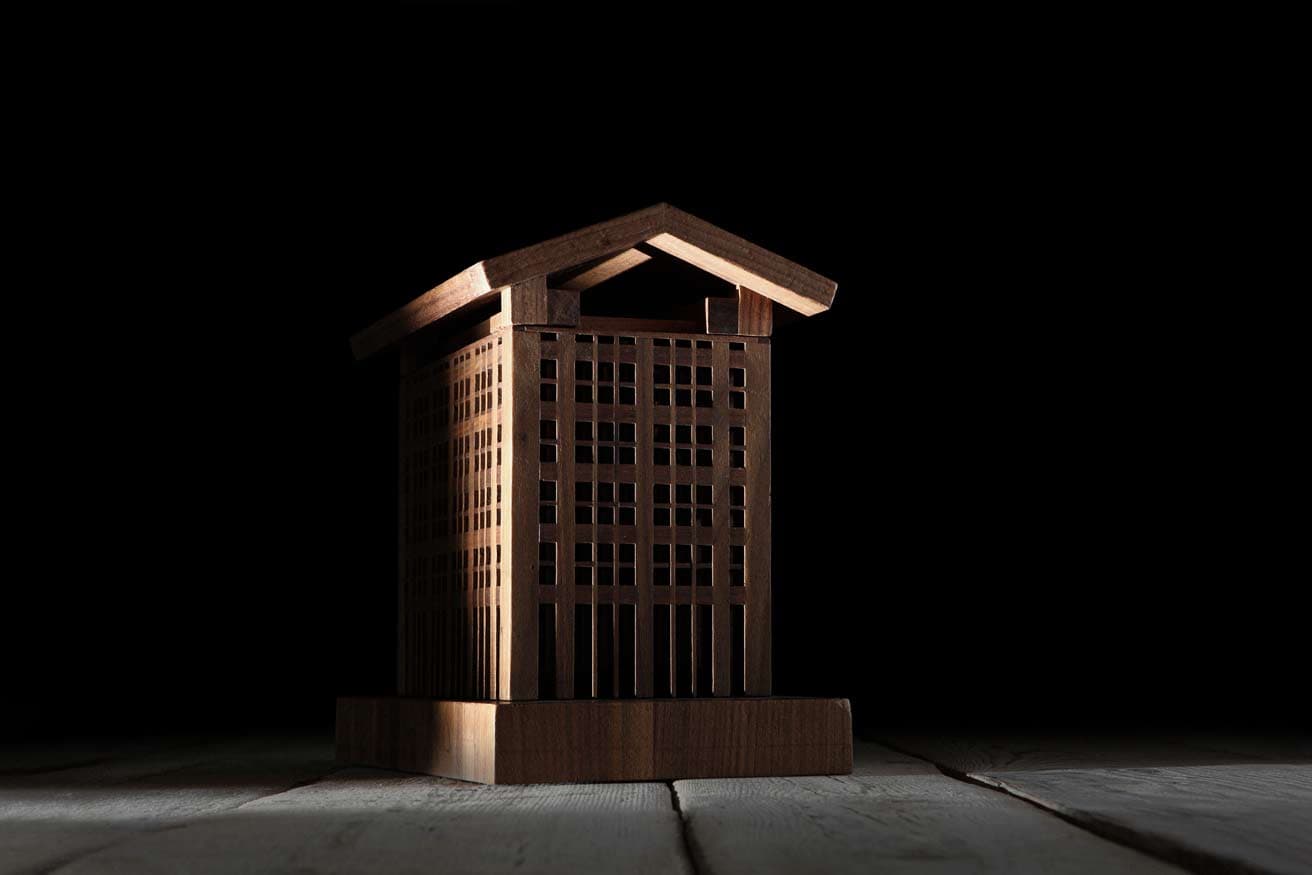 《Loggia 387》ウォルナット材（2015年）photo_Michele De Lucchi