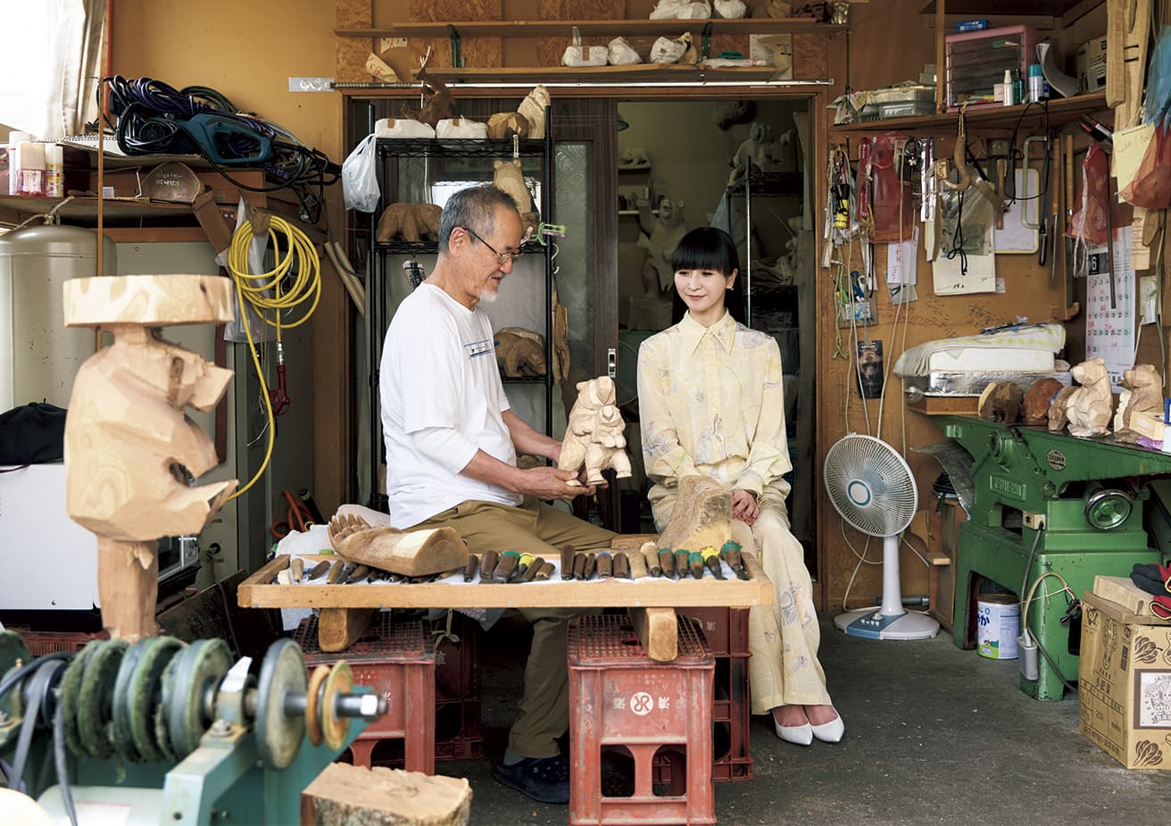 For about the past century, artisans in Hokkaido have been producing bears carved from wood. Mr. Sato Kenji began his practice in 1971, when demand was high following a boom in tourism to the northern island. He sources his wood on the open market and from fine wood purveyors, and carves them using chisels and carving blades. He’s one of the craft’s few remaining practitioners.