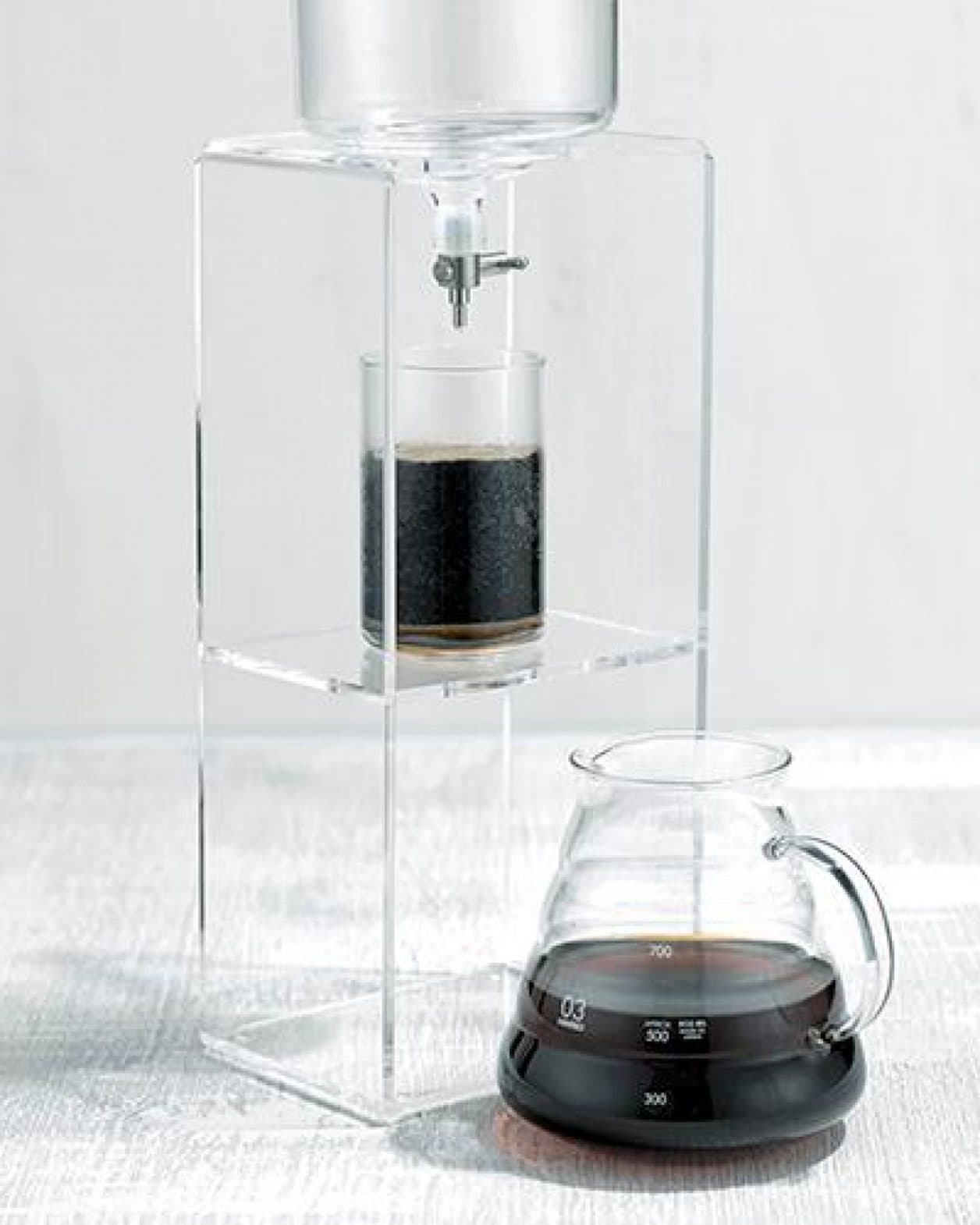 スターバックス〉の江戸切子グラス。伝統工芸へのリスペクトを形に 