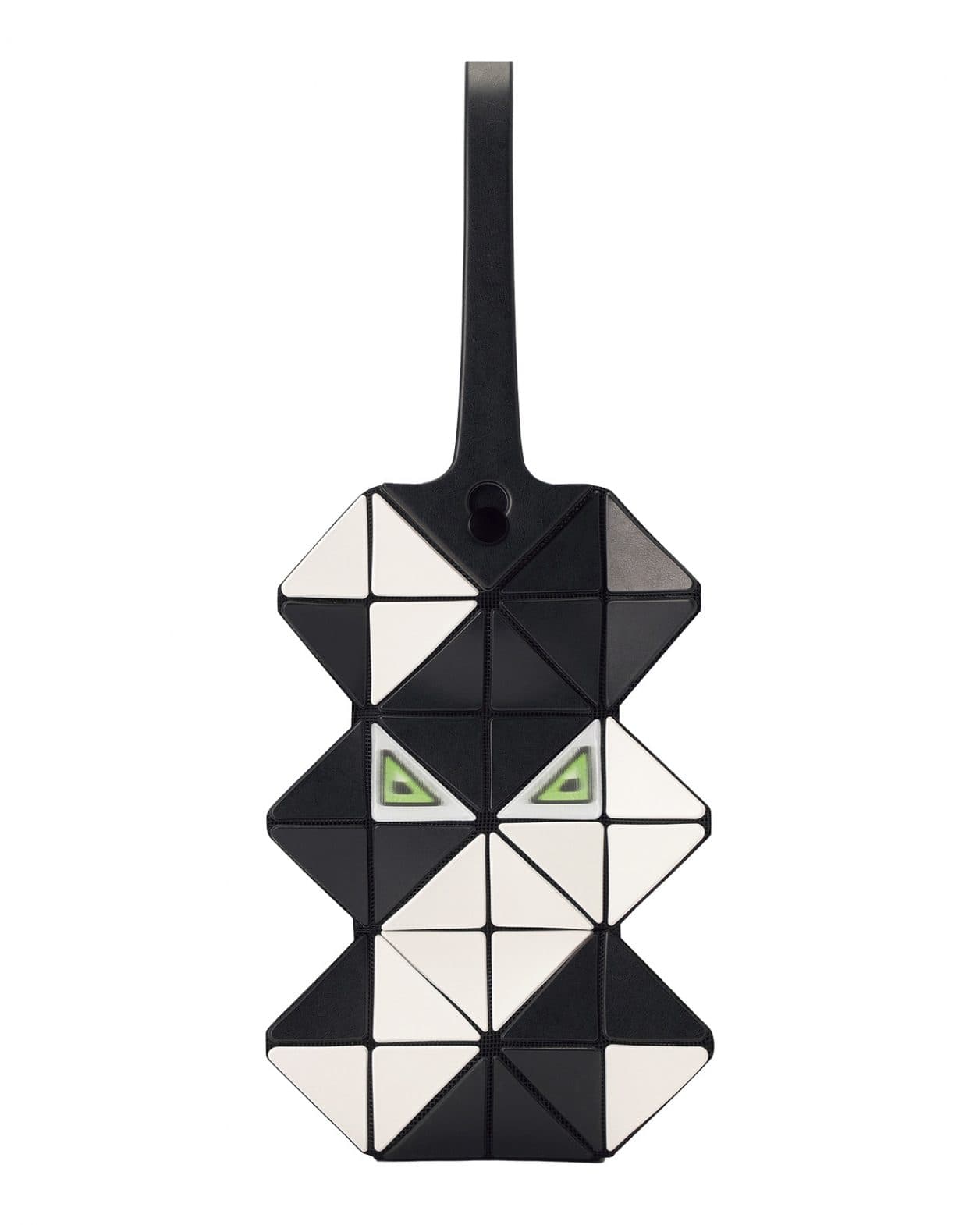 〈BAO BAO&nbsp;ISSEY&nbsp;MIYAKE〉から猫に変身するバッグが登場。