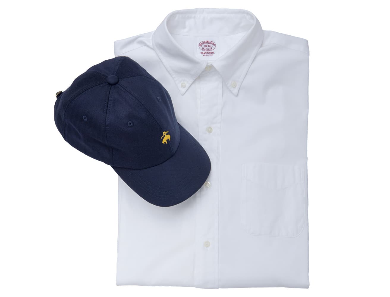 シャツ26,400円、キャップ14,300円。