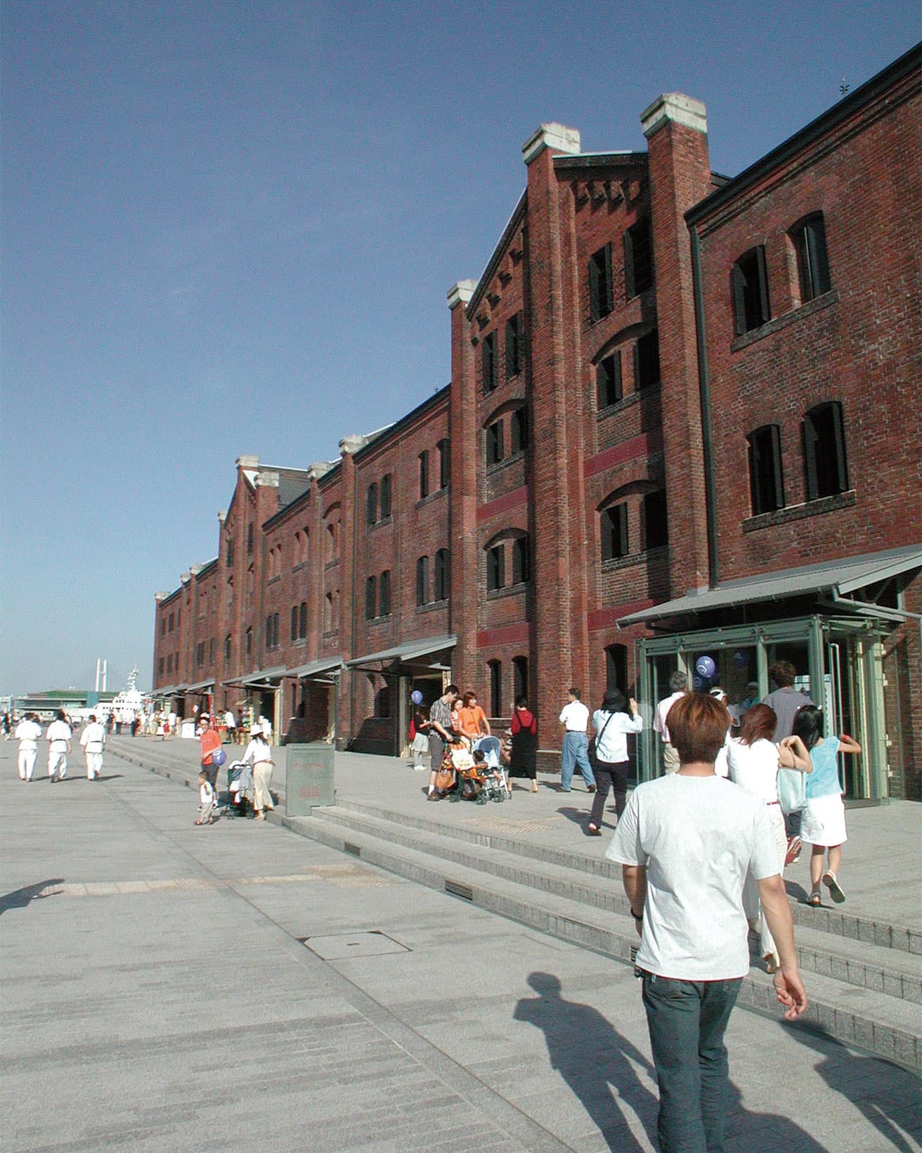 〈横浜赤レンガ倉庫〉妻木頼黄設計。1911年竣工。横浜市中区。photo_Tatsuo Iso