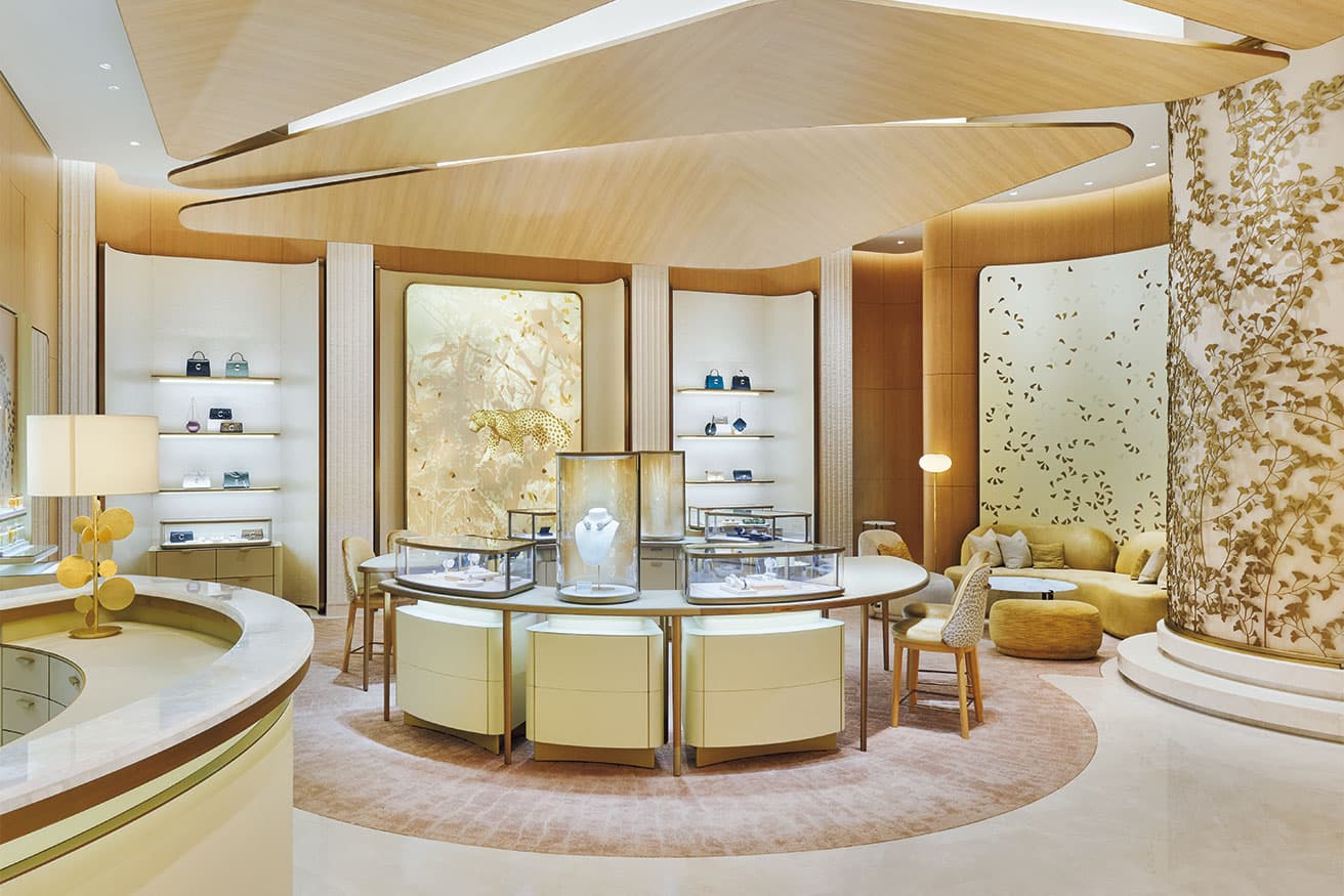 フランスのエレガンスと東京の文化や自然を融合させた内装に美意識を感じる。