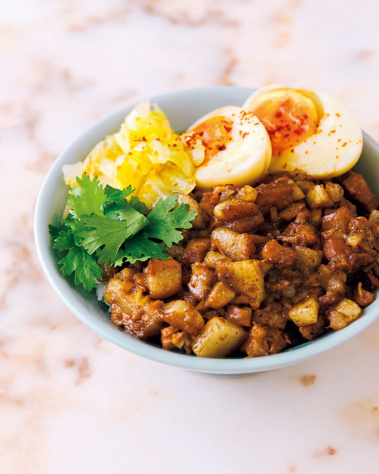 ルーローハン1,200円。ウーさんの実家の味。日本米とジャスミンライスをブレンドして使用。