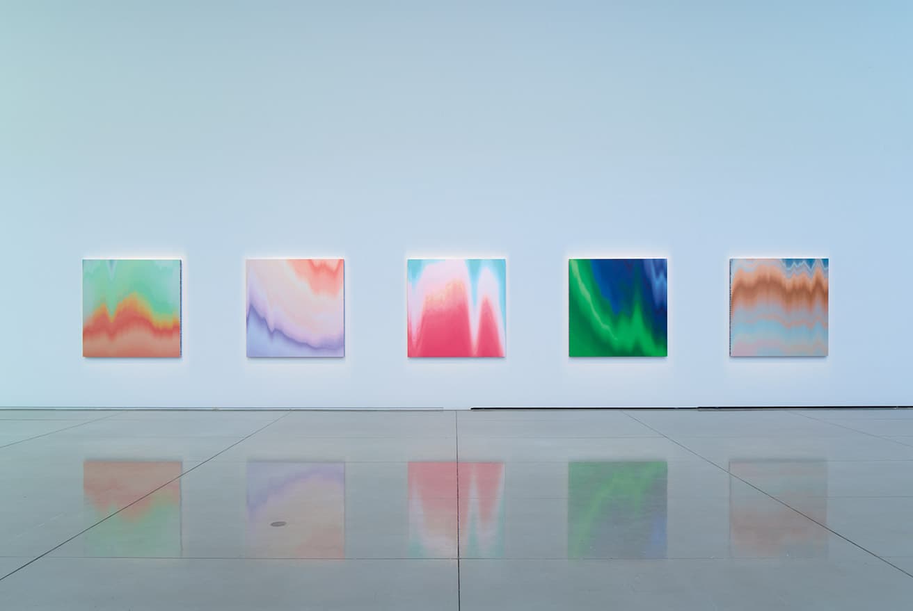 Tranthrow（2024）　各地で計測した光をグラフ化し、自身のアートワークを重ねた作品は、人工衛星の躯体にも使用されているアルミハニカムに印刷している。