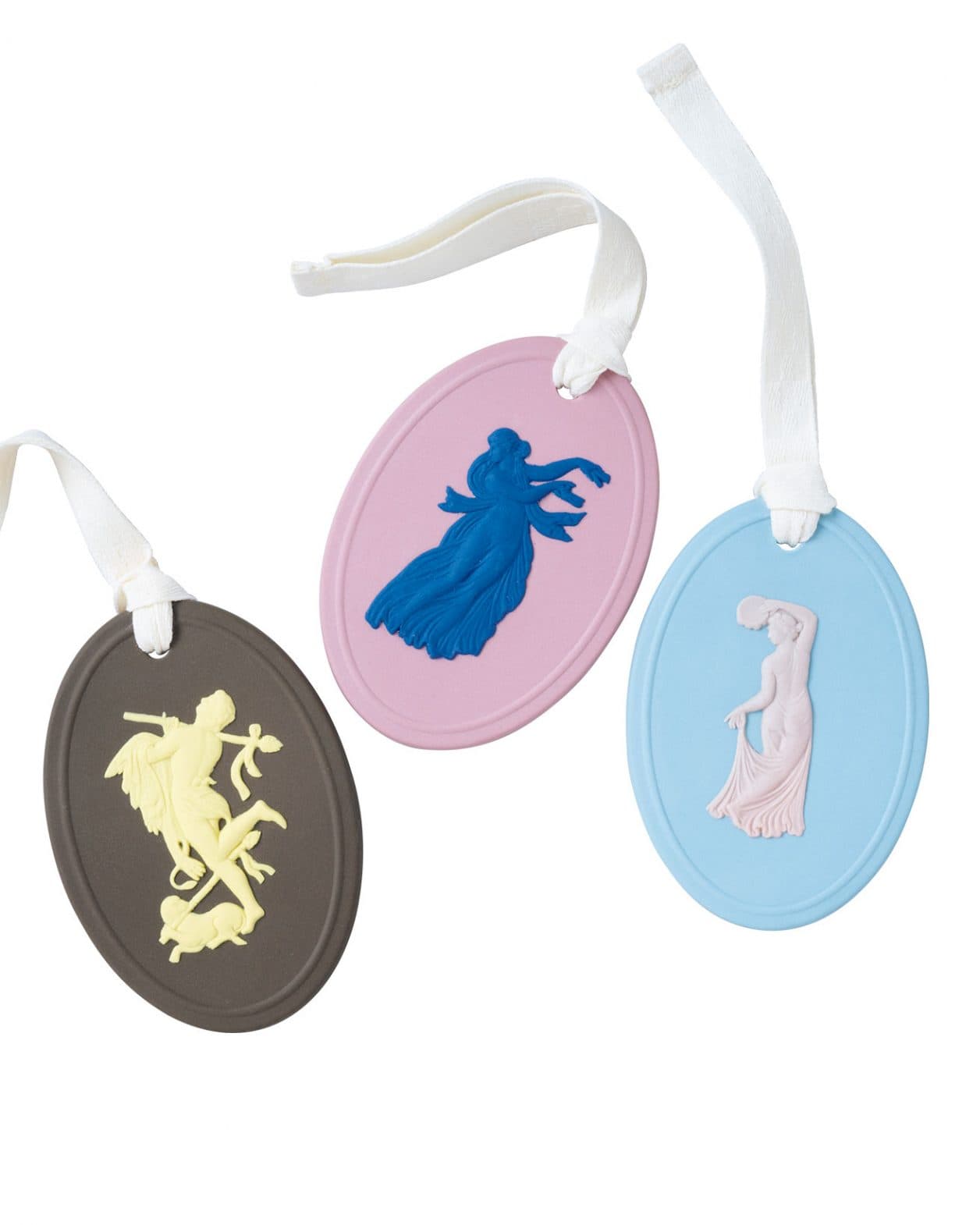 〈ウェッジウッド〉のホリデイコレクションは、250周年記念のクラシックモダンなオーナメント。