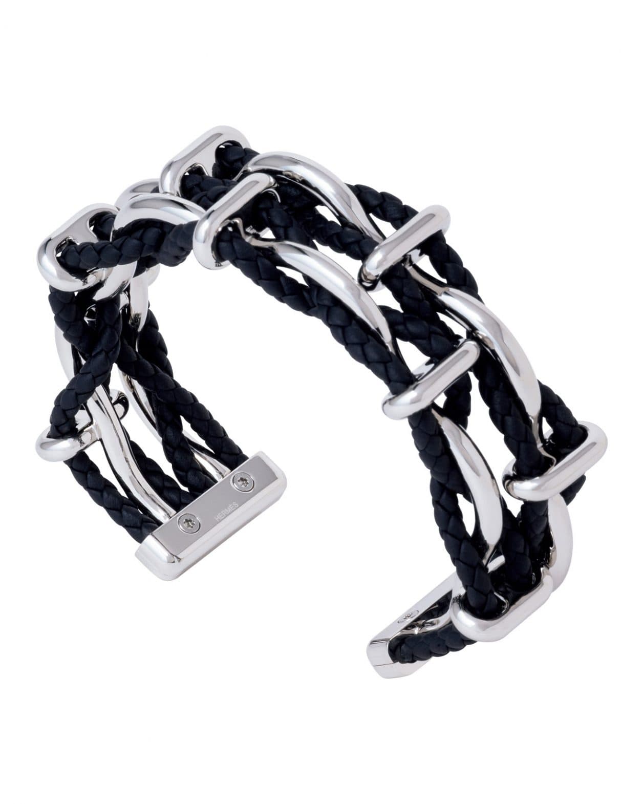 〈エルメス〉の銀と革が織りなす新しいブレスレット。