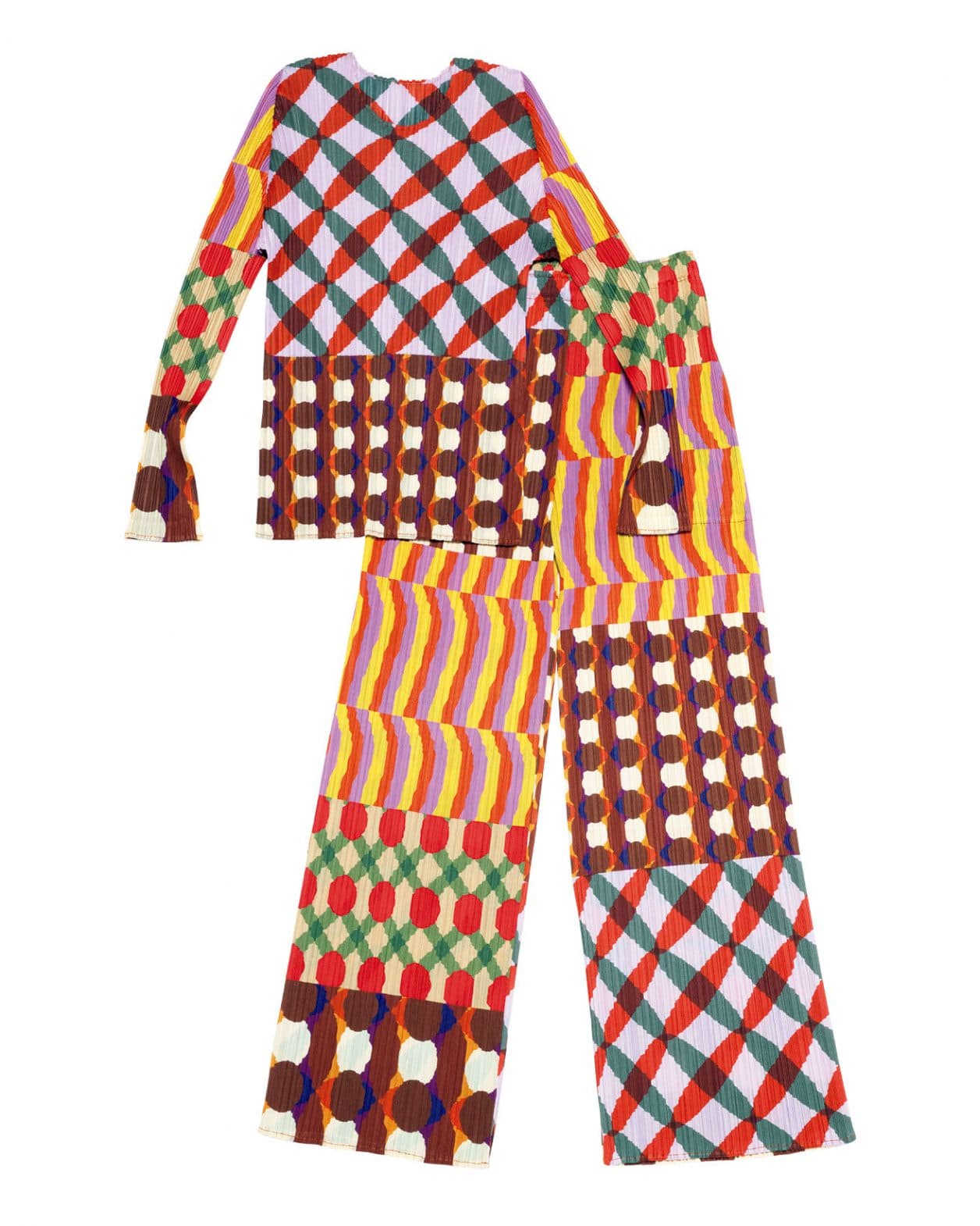 〈PLEATS PLEASE ISSEY MIYAKE〉のテーマは「ダンス」。その動きが生み出した幾何学模様の美。