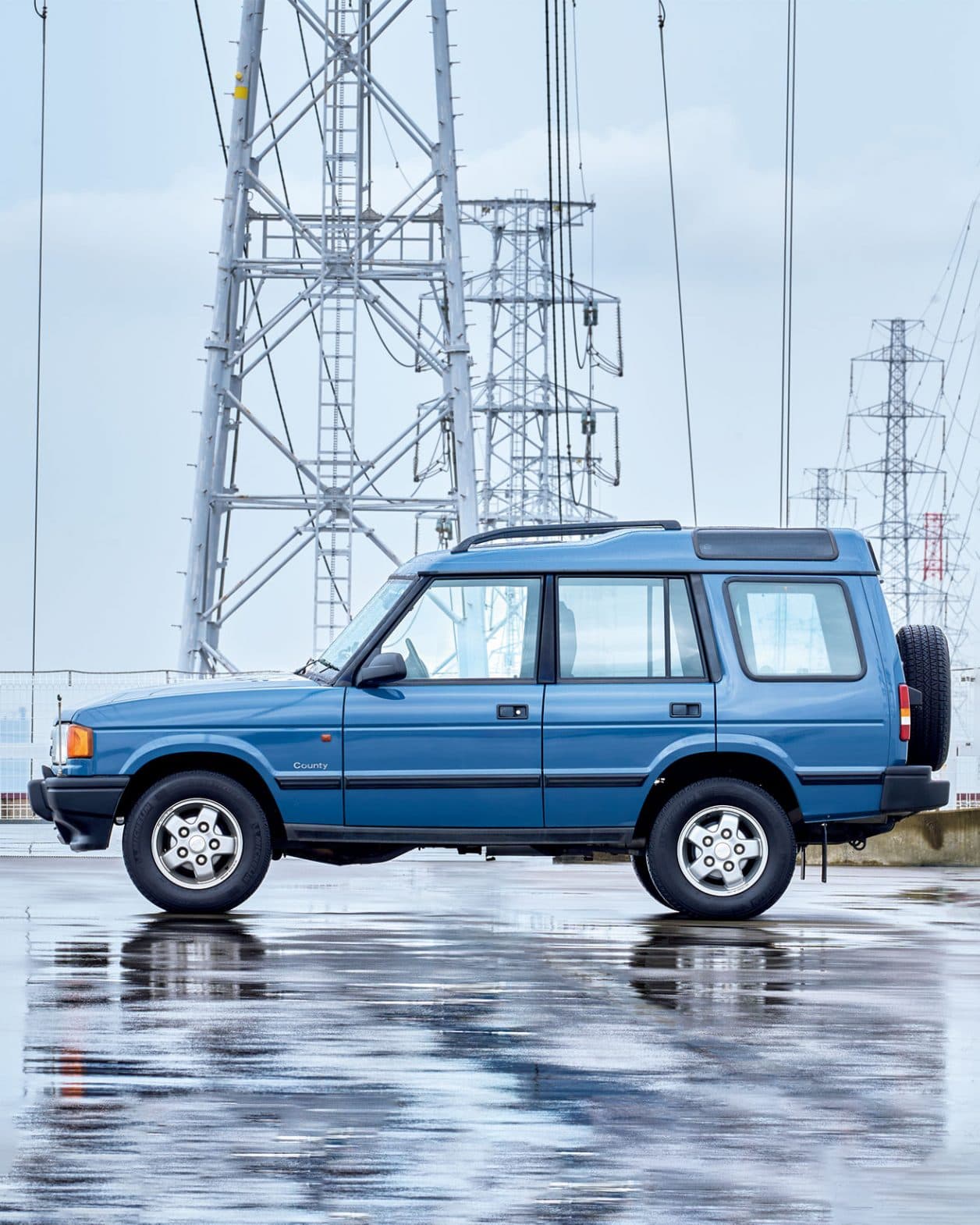 Chill CARS｜《ランドローバー ディスカバリー》レンジローバーの美点を受け継いだ、カジュアルなSUV。