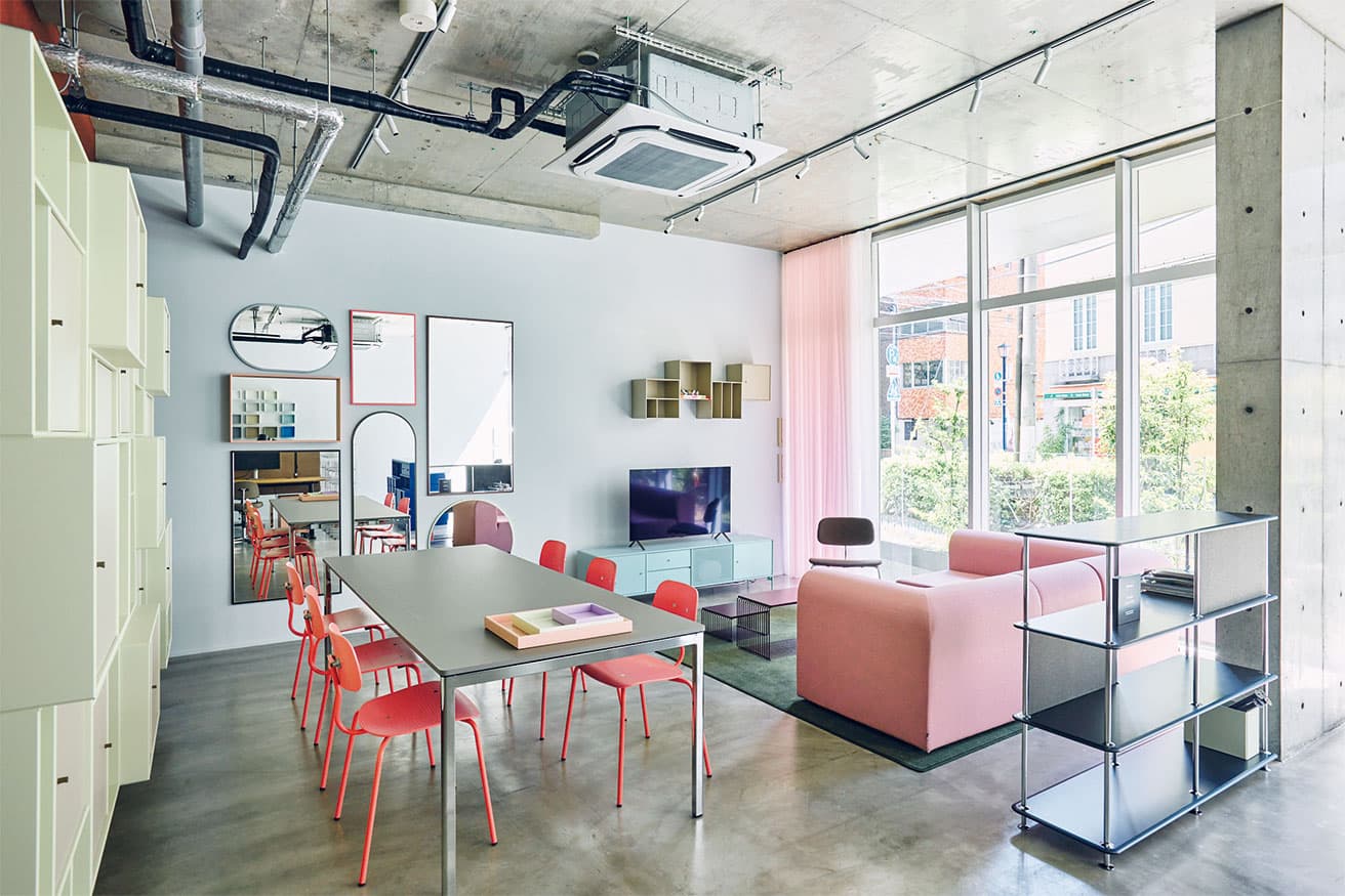 日本市場や美意識に合わせてレイアウトをアレンジ。