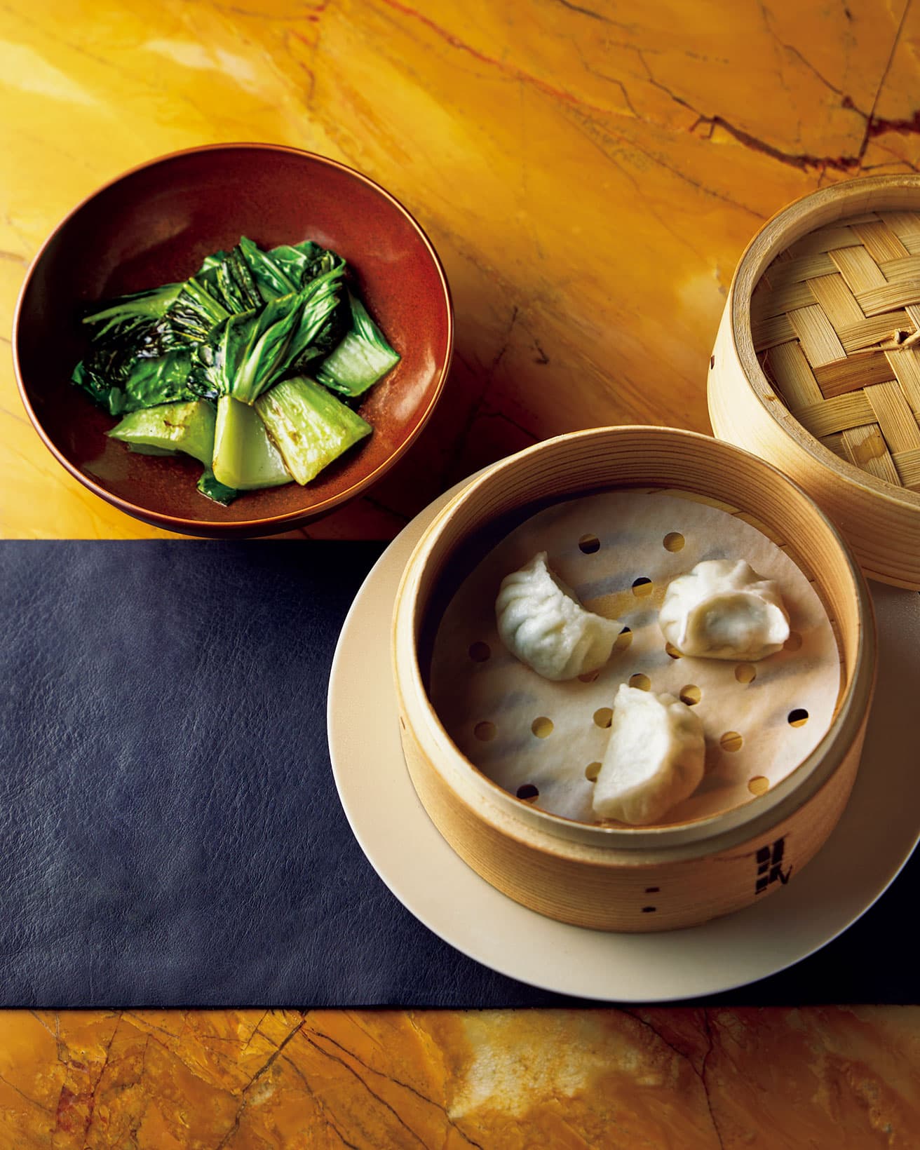 海老蒸し餃子、青菜炒め。