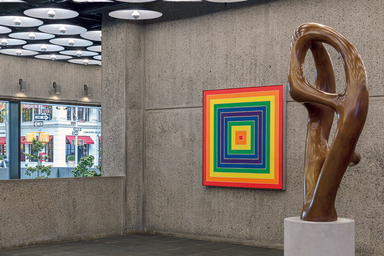 マディソンアベニューを見下ろすロビー。