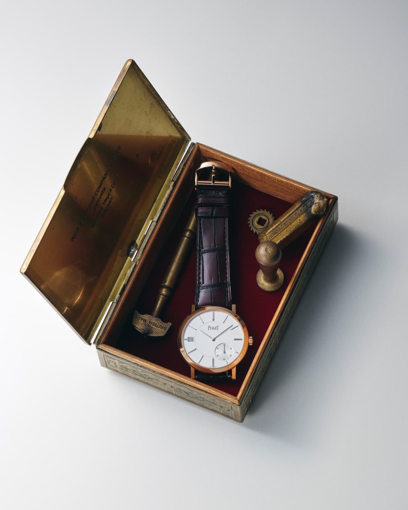 《ALTIPLANO ORIGIN》径40mm、自動巻き。18Kピンクゴールド製ケース。アリゲーターストラップ。3,762,000円。