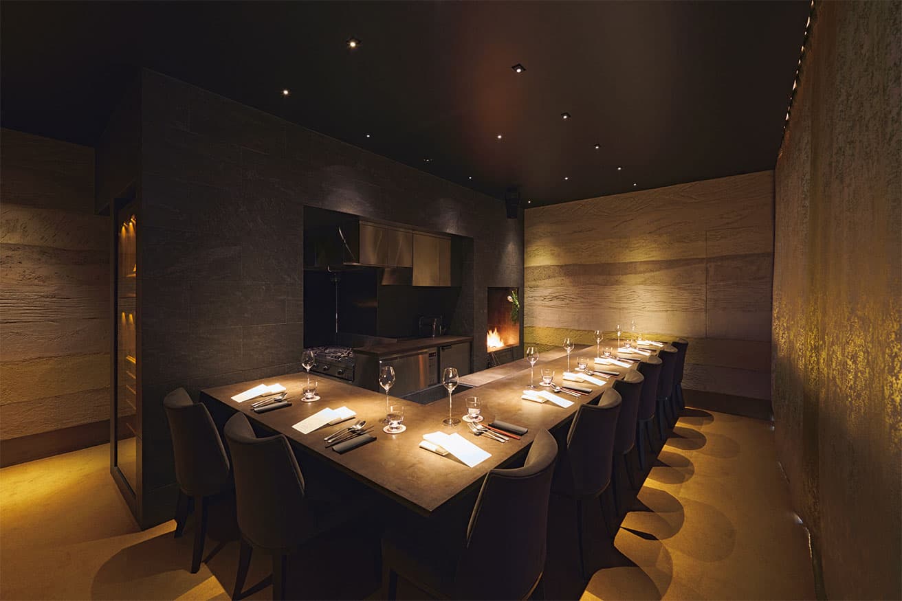 全12席。個室あり。