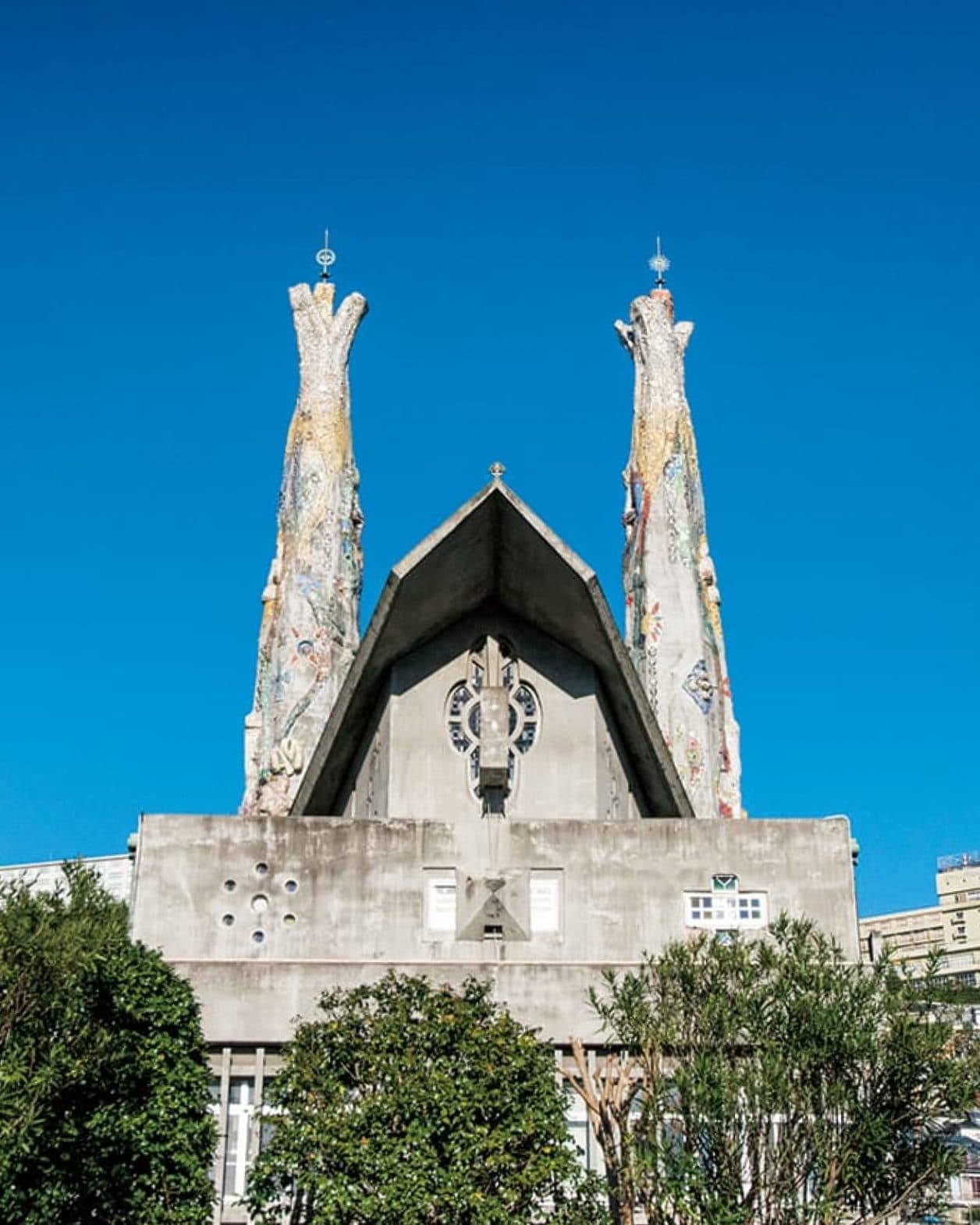 「日本のガウディ」と呼ばれる建築家は誰？