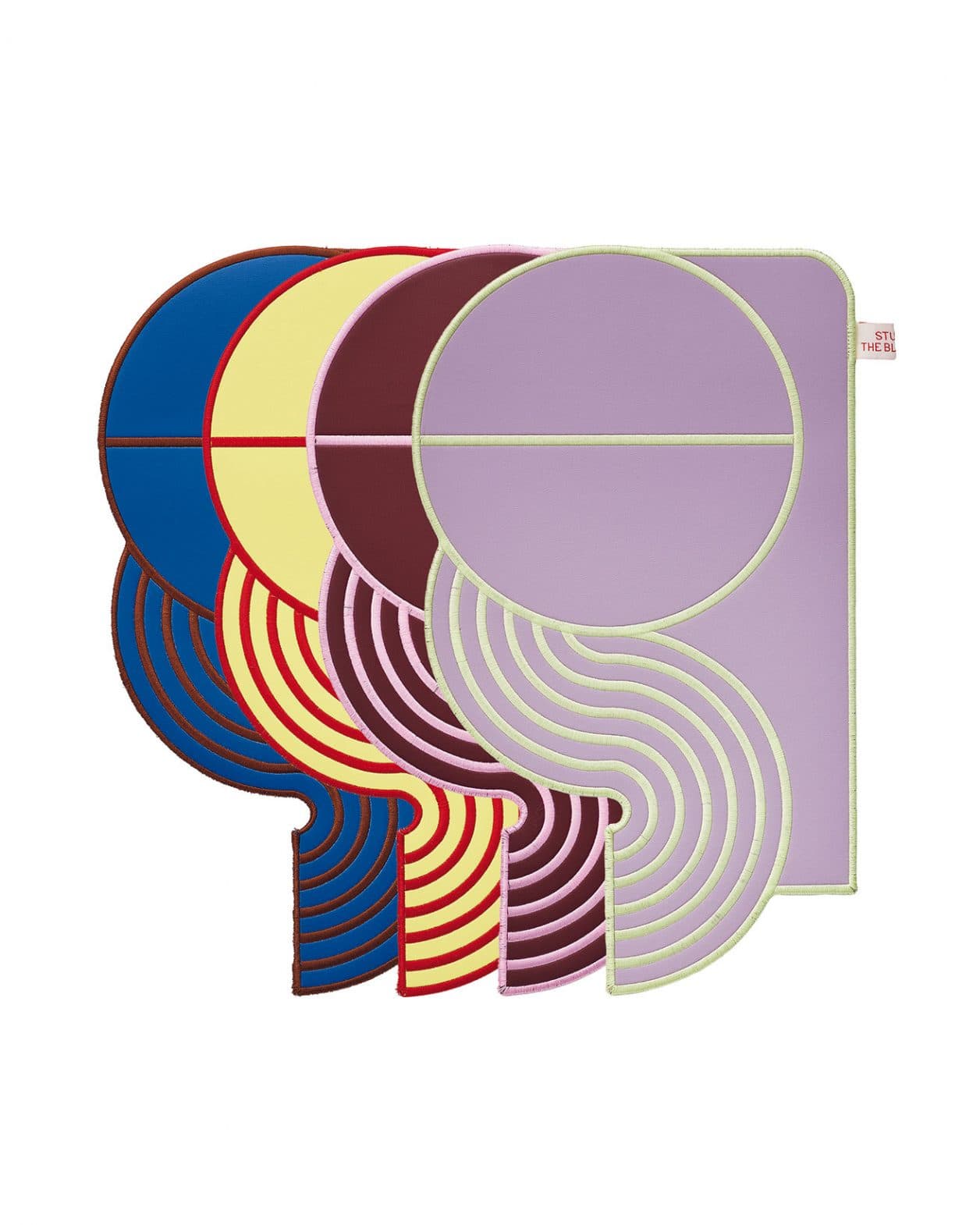 食卓にアートと遊び心を。〈STUDIO THE BLUE BOY〉が贈る波型の新作マット。