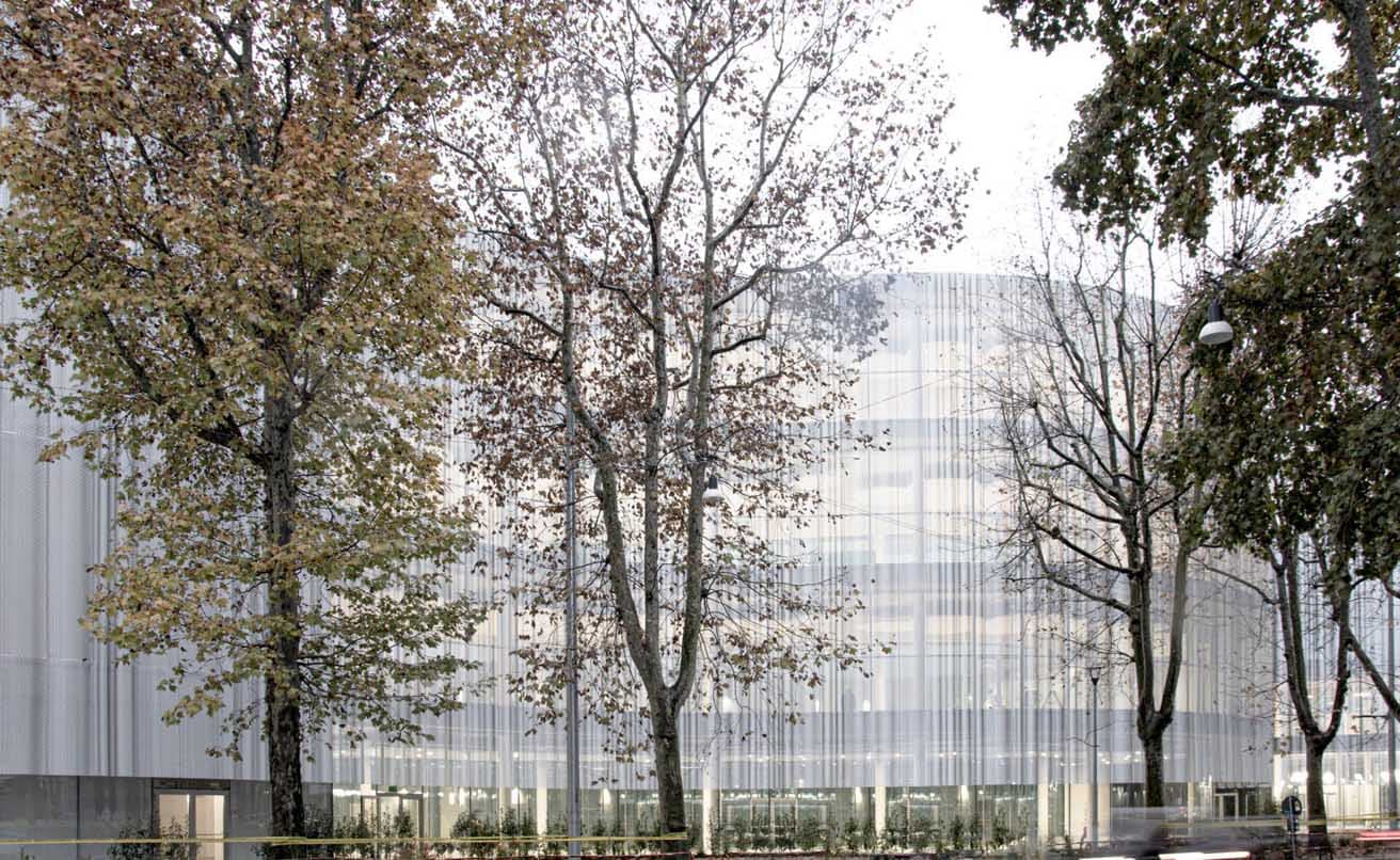 イタリア、ミラノの〈ボッコーニ大学新キャンパス〉（2019）（c）SANAA
