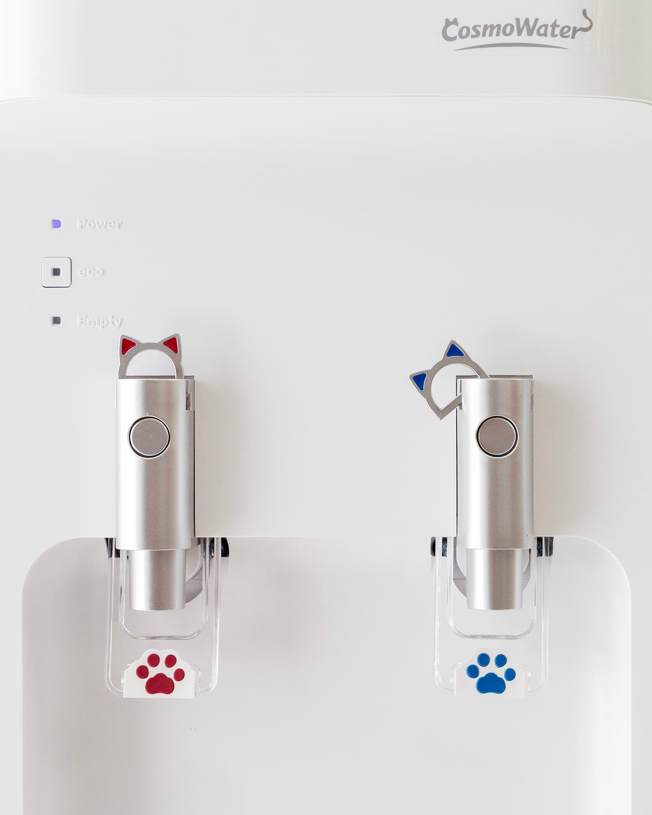 ネコチャンモチーフのチャイルドロックキーとぷにぷに触感の肉球出水レバー♡