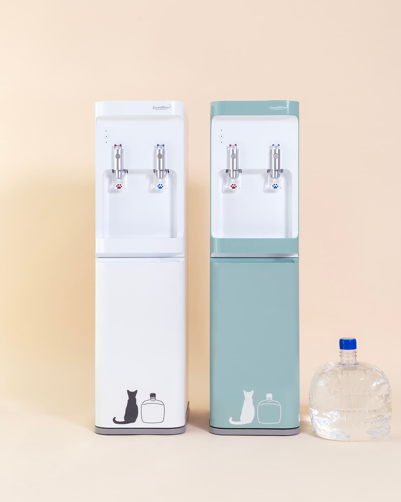 《にゃんモデルシリーズ》のアップグレードモデル《smartプラスNext にゃんモデル》。色は写真のホワイト、アンティークグリーンの他にブラックとサックスブルーがラインアップ。サーバーのレンタル料は無料。ウォーターボトル月4,104円〜（天然水を月1本=24L利用の場合）。