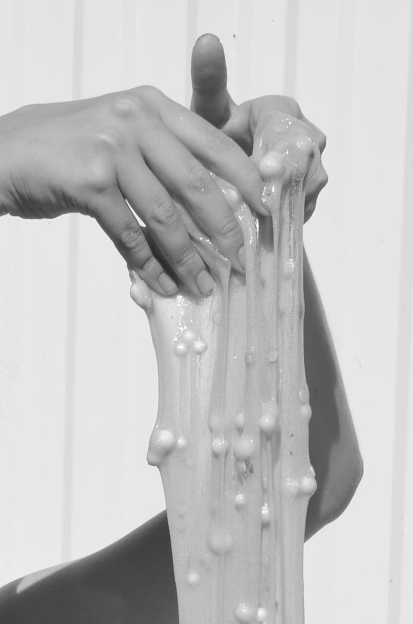写真集『BLISS OF GIRLHOOD』より。photo_Kristina Rozhkova