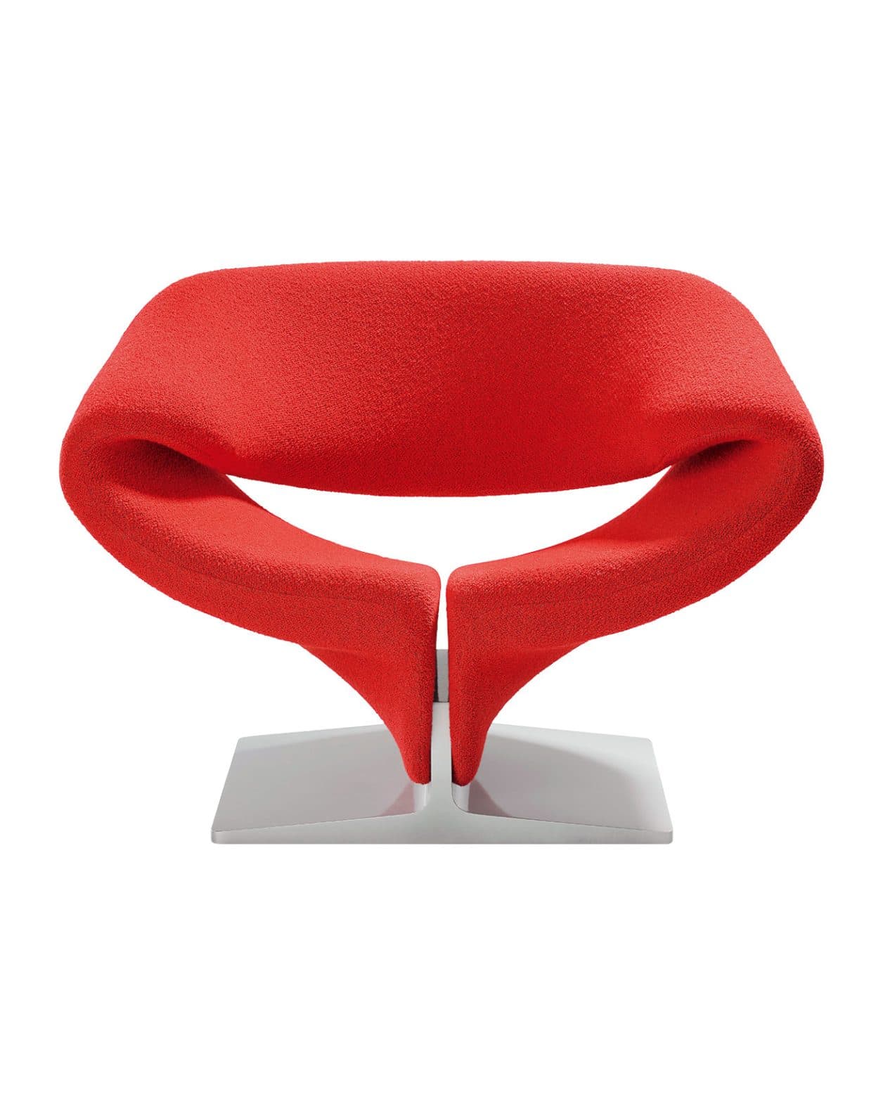 彫刻的な曲線が描く、ピエール・ポランの名作チェアがローンチ。