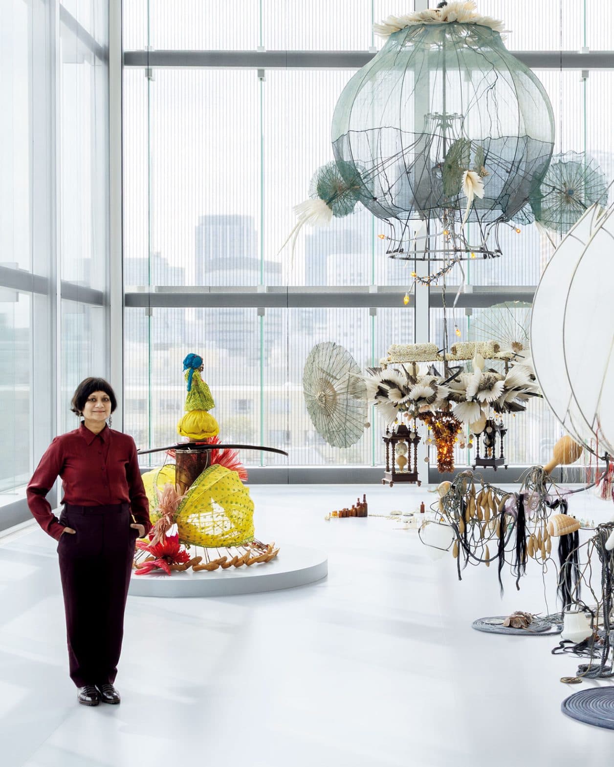 〈エスパス ルイ・ヴィトン東京〉に移民の経験を下敷きにした幻想的な世界が出現。