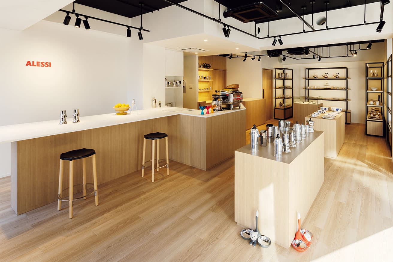 深澤直人さまデザインの店内。「一つの家のように感じられる」空間がコンセプトですとか。