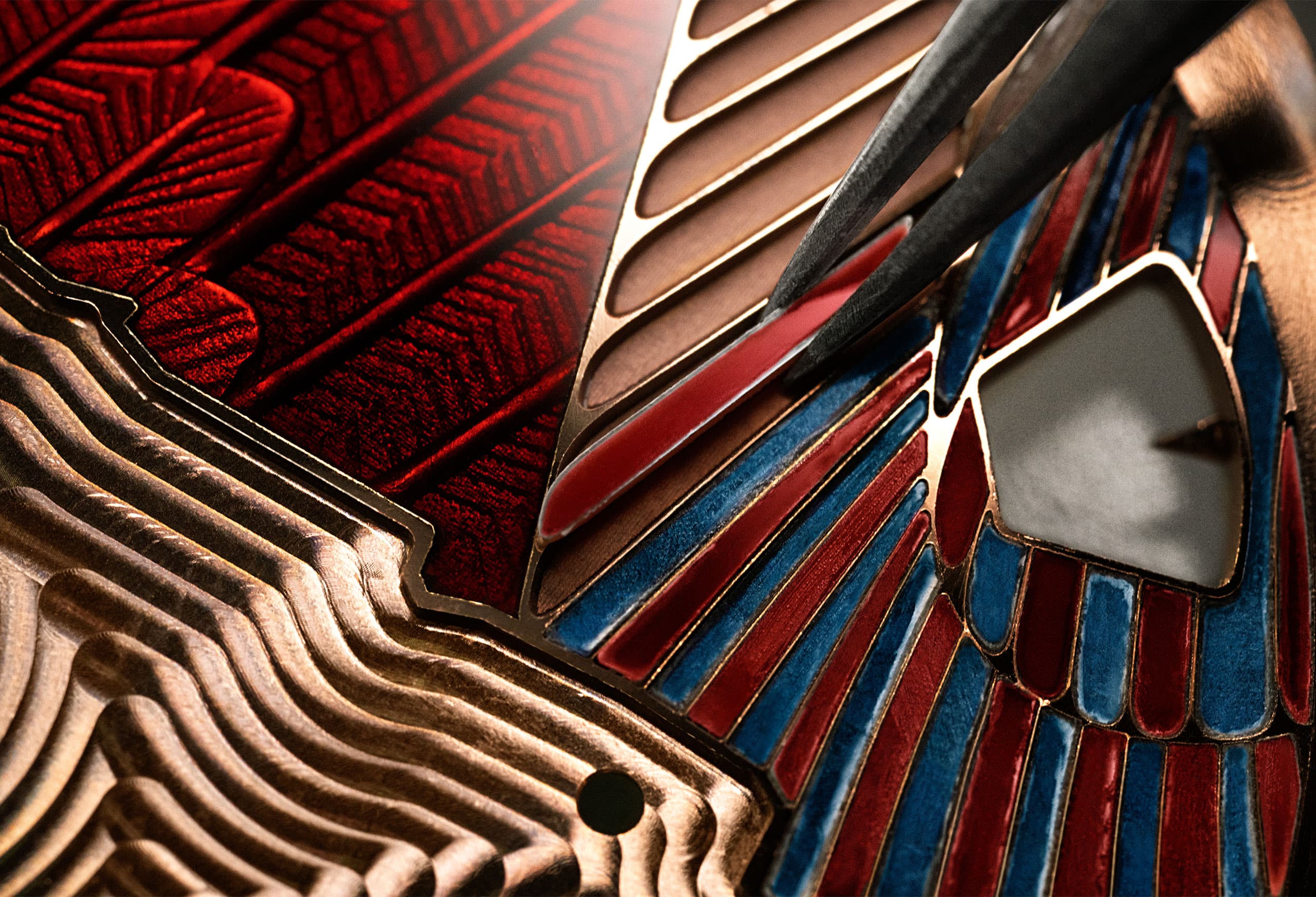 古代文明を腕に宿す。〈ヴァシュロン・コンスタンタン〉とルーヴル美術館の協働が生んだ芸術的タイムピース。