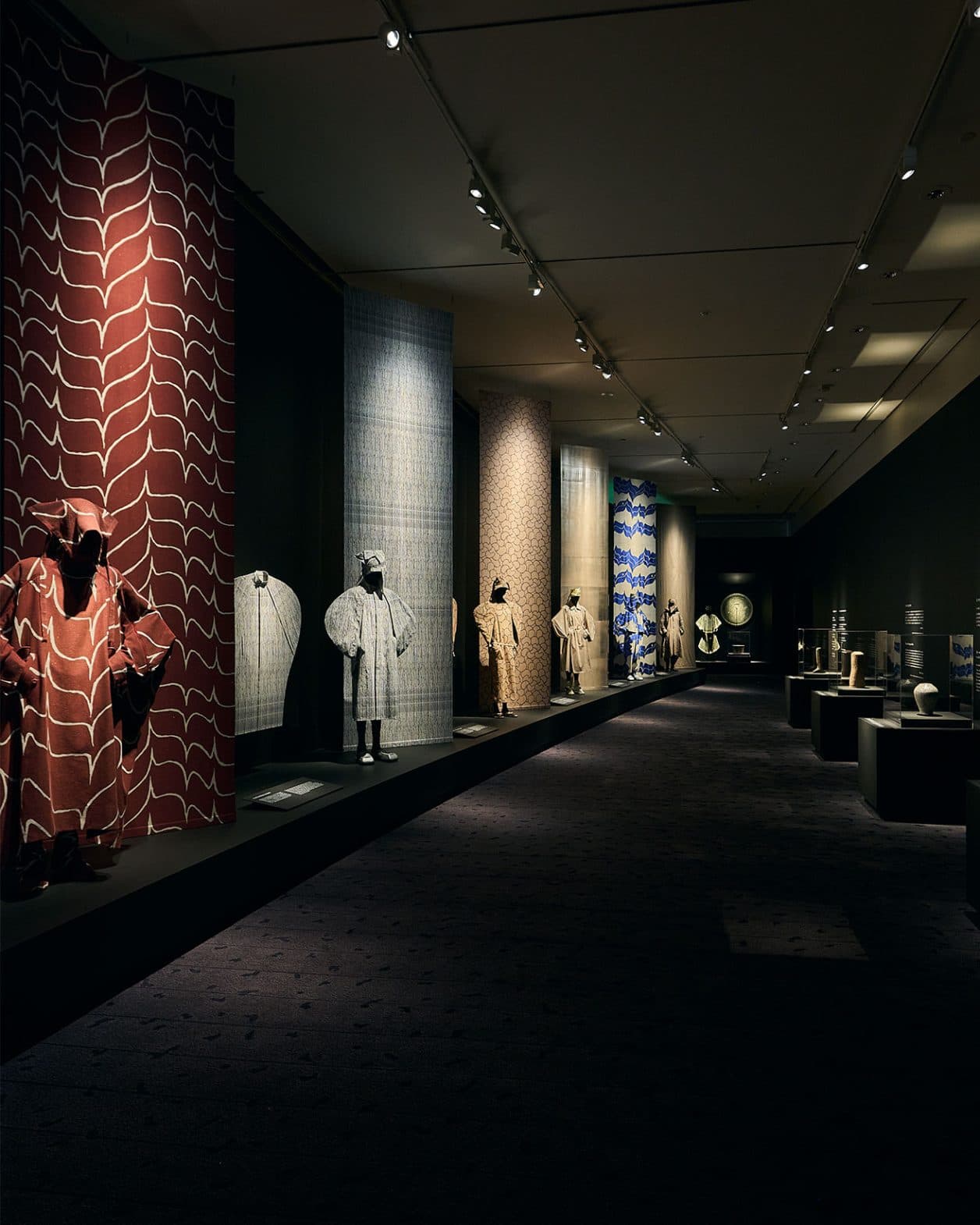 加守田章二の陶器を纏う、IM MENの新作コレクションが京都で特別展示。