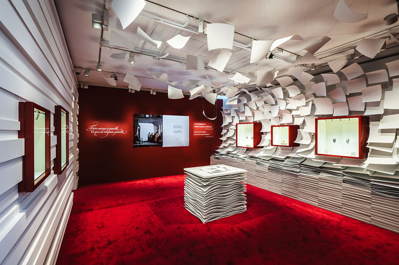 「遺産と伝統」をテーマにした展示室。過去の貴重な時計や、メゾン創業時の契約書の写しなどを見ることができる。