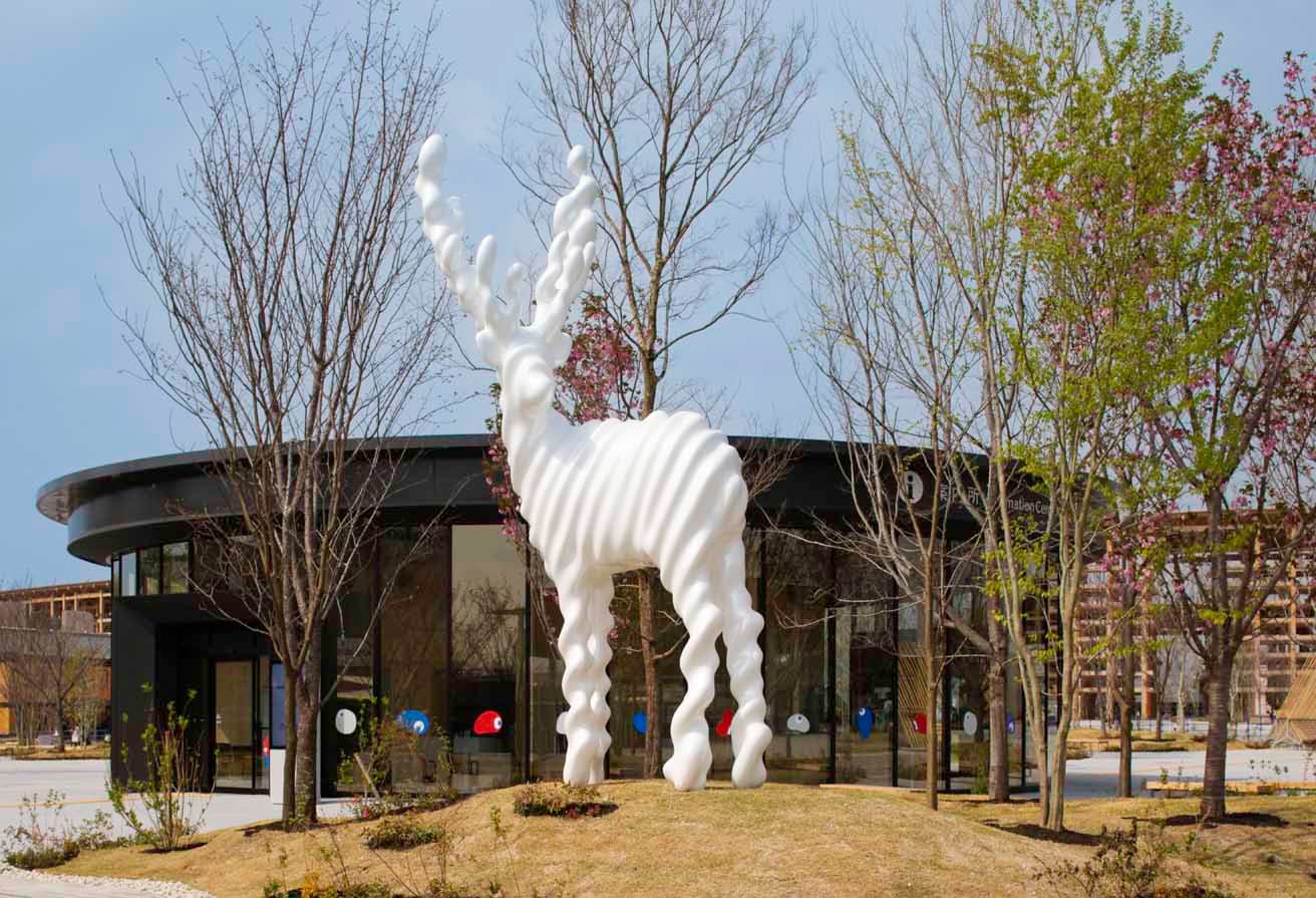 名和晃平《Snow-Deer》2025年。『N&amp;A Art for EXPO 2025』出展作品。Photo by Koichiro Kutsuna, Arecibo　
