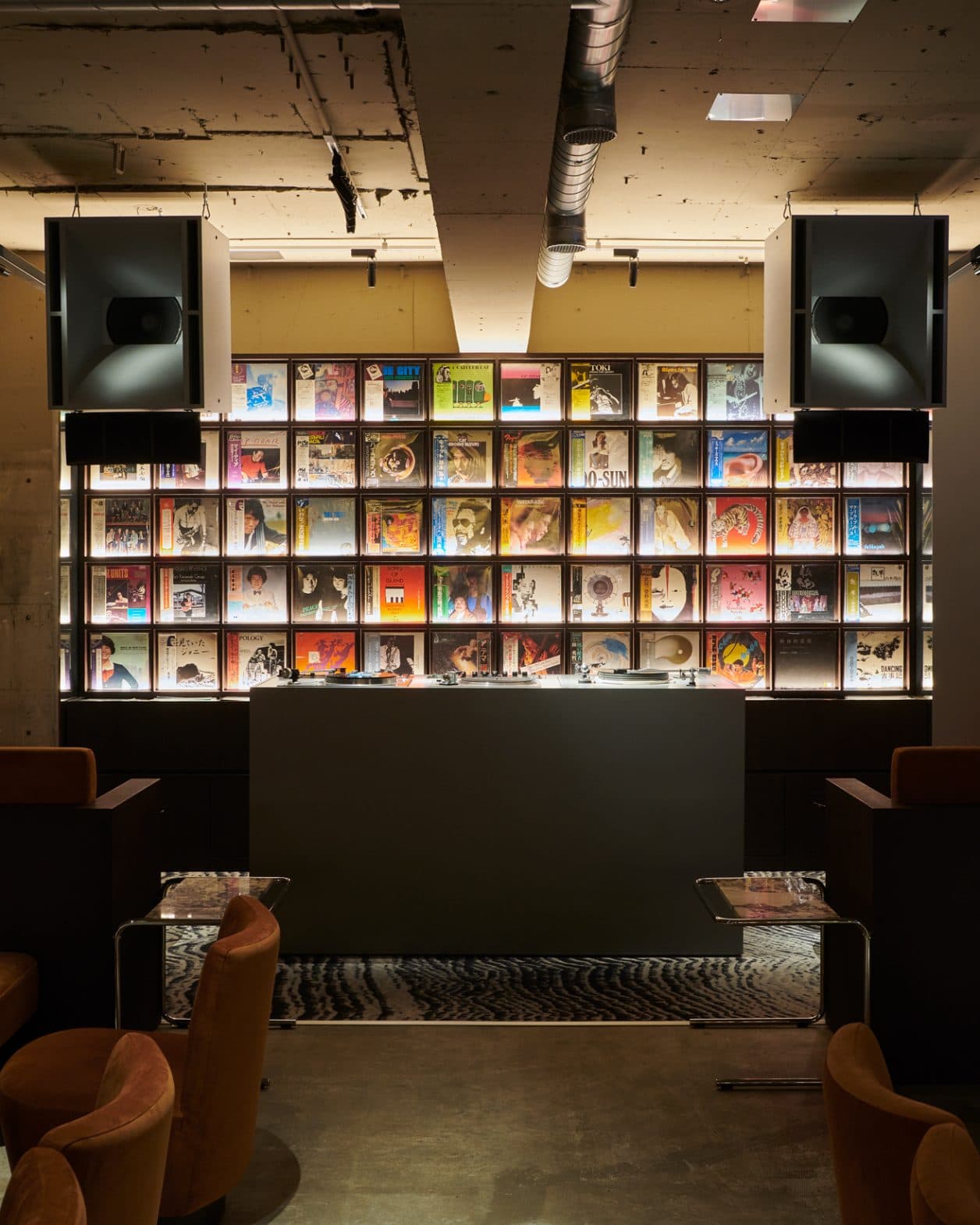 渋谷にトラフが手がけた隠れ家リスニングバーがオープン。日本ジャズの名盤を最高の音響で楽しむ空間とは？