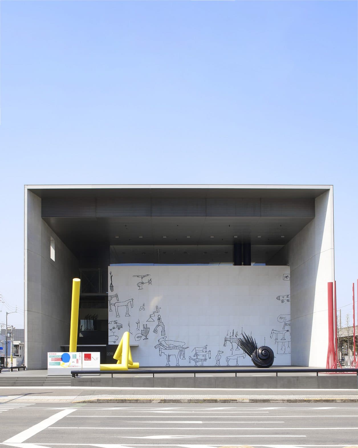 モダニズム建築のキーパーソン、猪熊弦一郎の軌跡を追う“博覧会”へ｜青野尚子の今週末見るべきアート