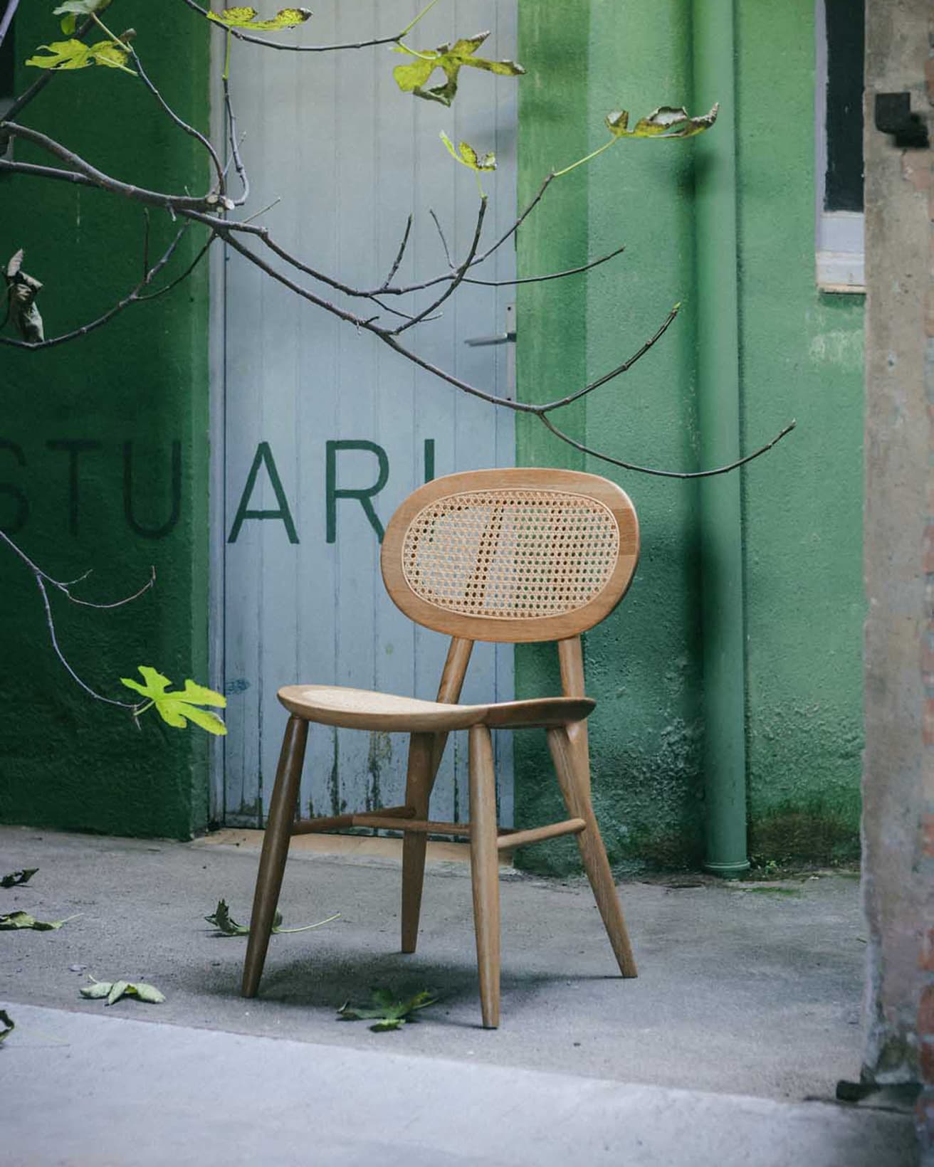 《CONVENTO CHAIR》ナチュラル 79,900円。 photo_Carlota Grau