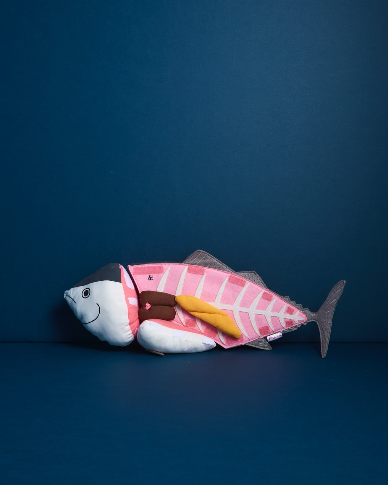 三枚おろしの途中で心臓やたまごがぽろり。インパクト強めだけど、そこがいい。