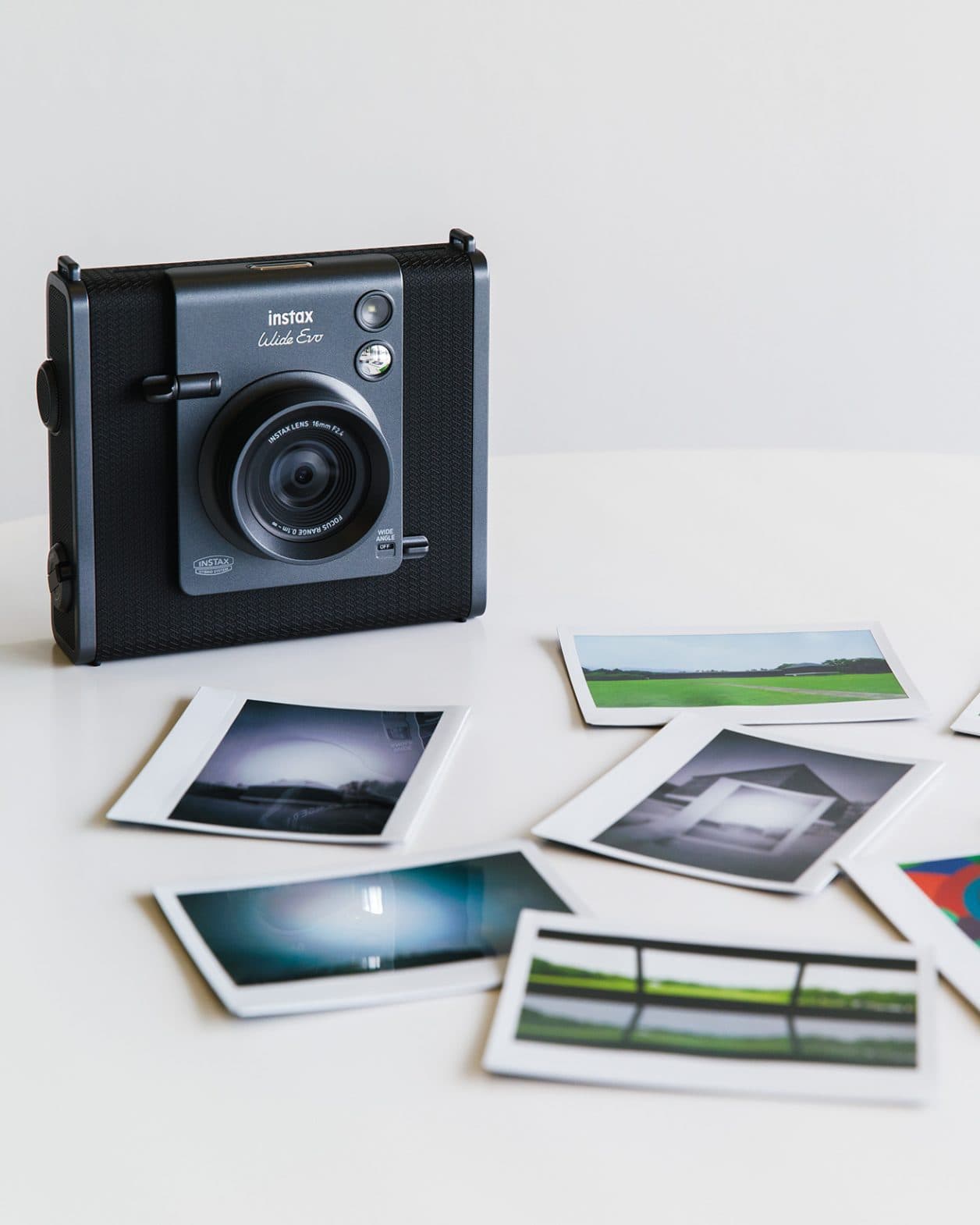 【FUJIFILM instax WIDE Evo™】豊かな自然と磯崎新の建築。 その融合を新たな目線で再発見。
