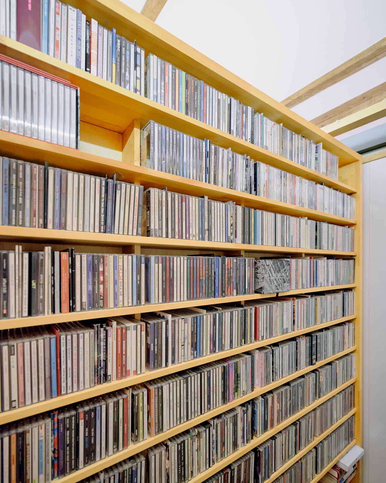 CDジャケットが先か？ それとも建築が先か？｜集中新連載【磯達雄のCDジャケンチク！】
