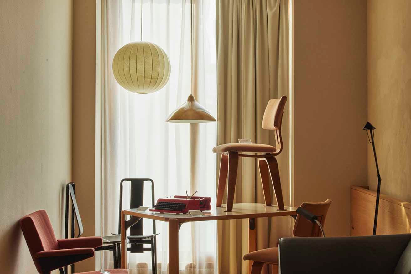 メイン企画となる「MODERNISM SHOW」は、〈MUJI HOTEL GINZA〉の客室が期間限定の店舗となる、毎回恒例の大人気企画。上記は過去開催時の会場風景。