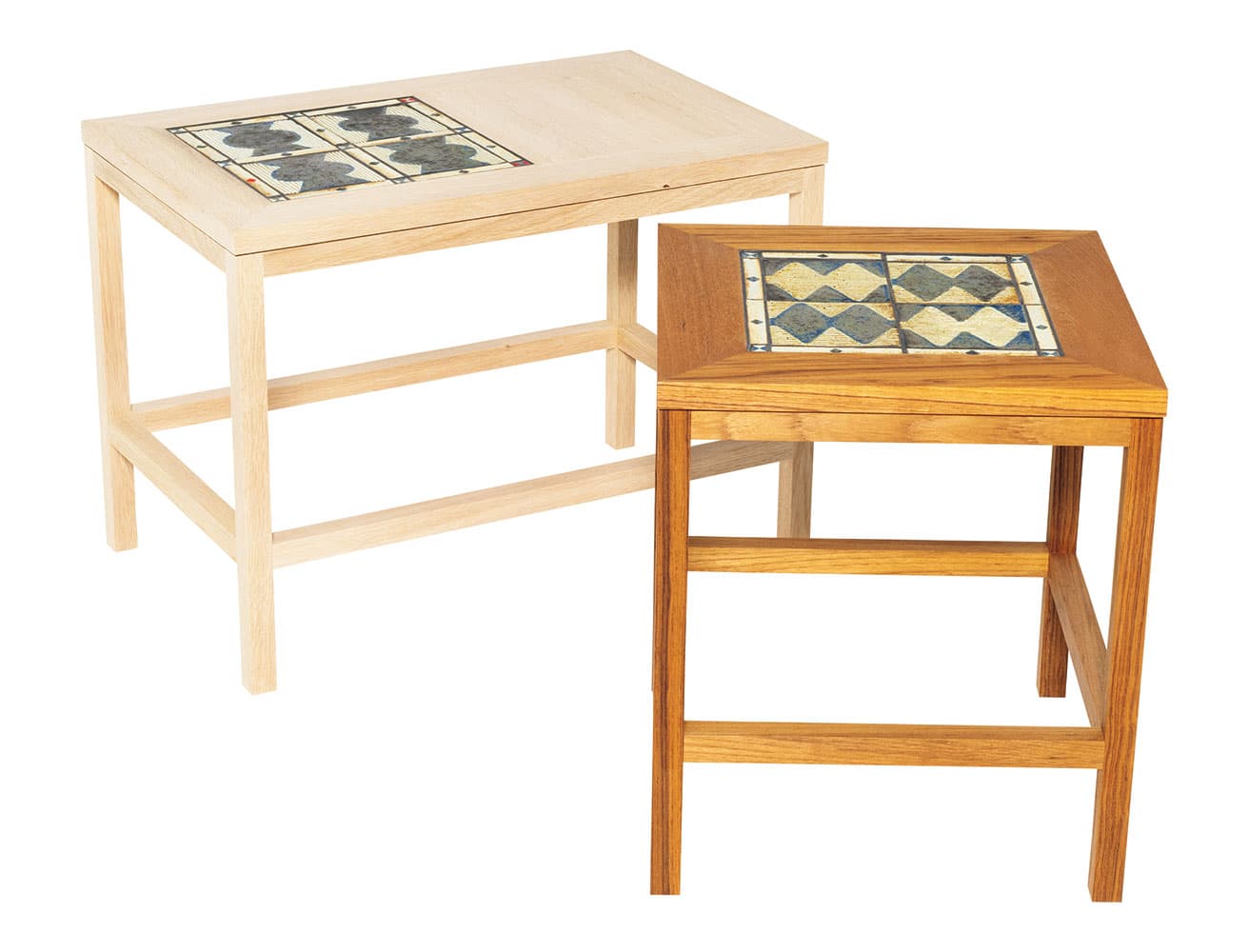 2種展開。右／チーク材203,500円、左／オーク材198,000円。