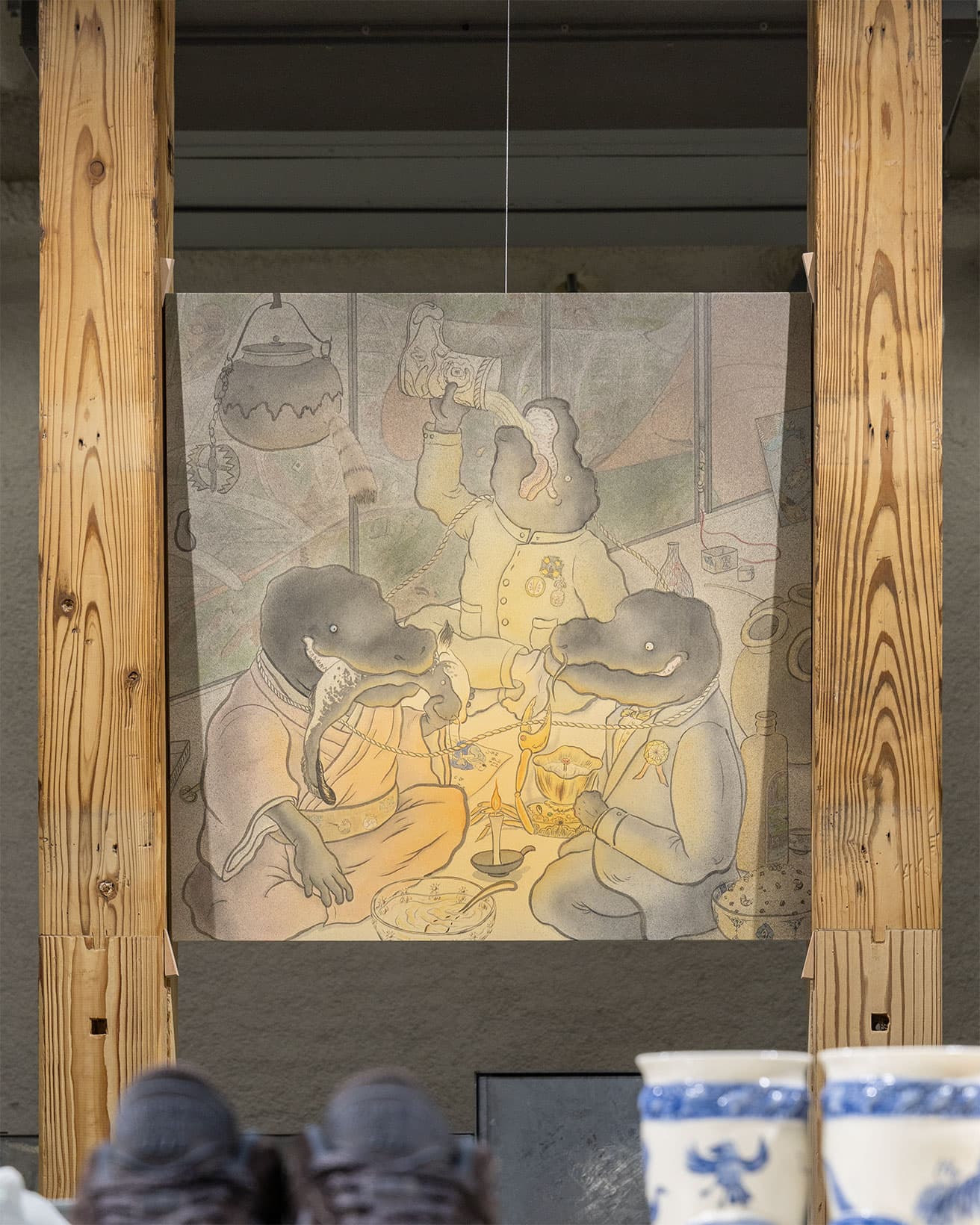 宴会の風景であるとともに三すくみの状態を描いた『宴の均衡』。襖の向こうには…