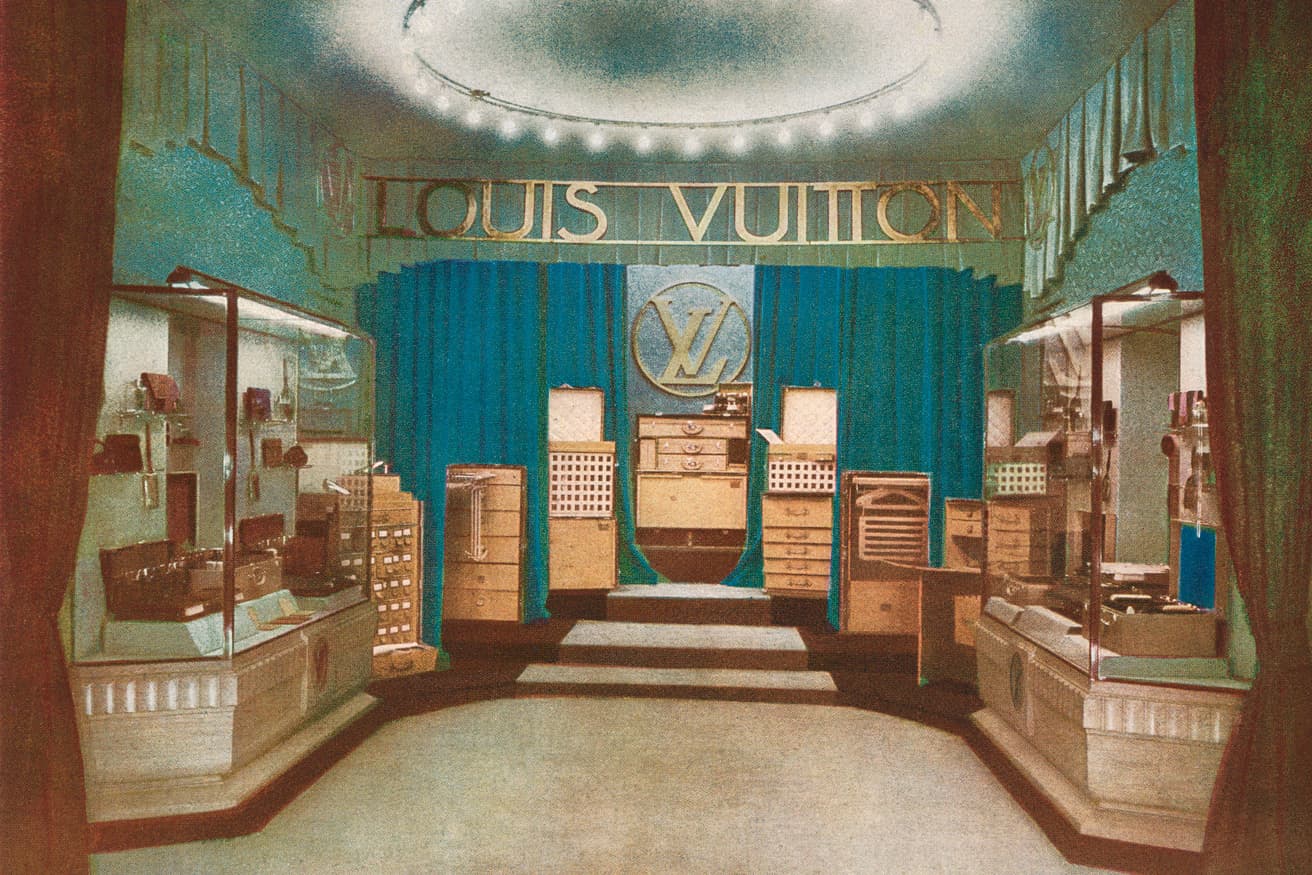 博覧会に出展したルイ・ヴィトンのスタンドの当時の写真。こうした豊かなアーカイブに基づき、当時の空気感を今に伝える。