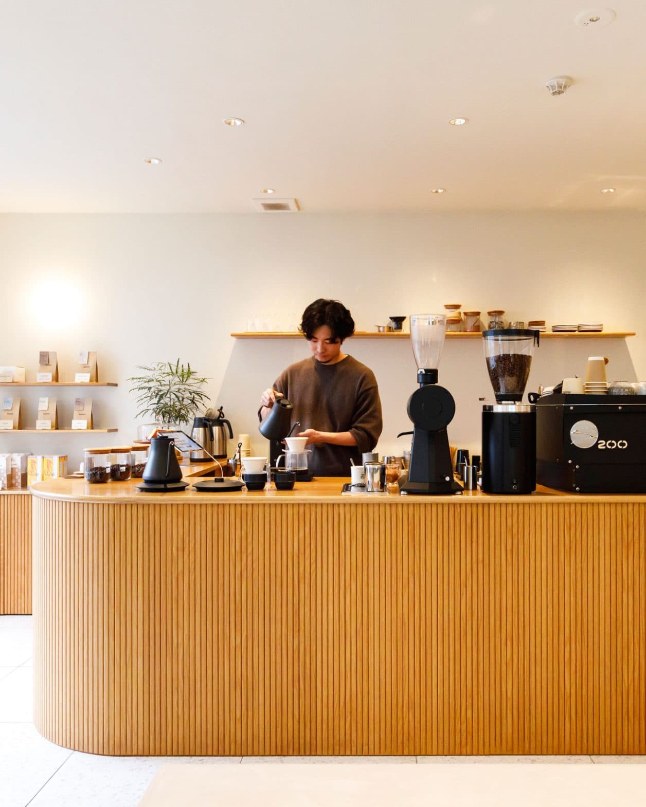 東京・西永福の街に溶け込む、自家焙煎のスペシャルティコーヒー店。