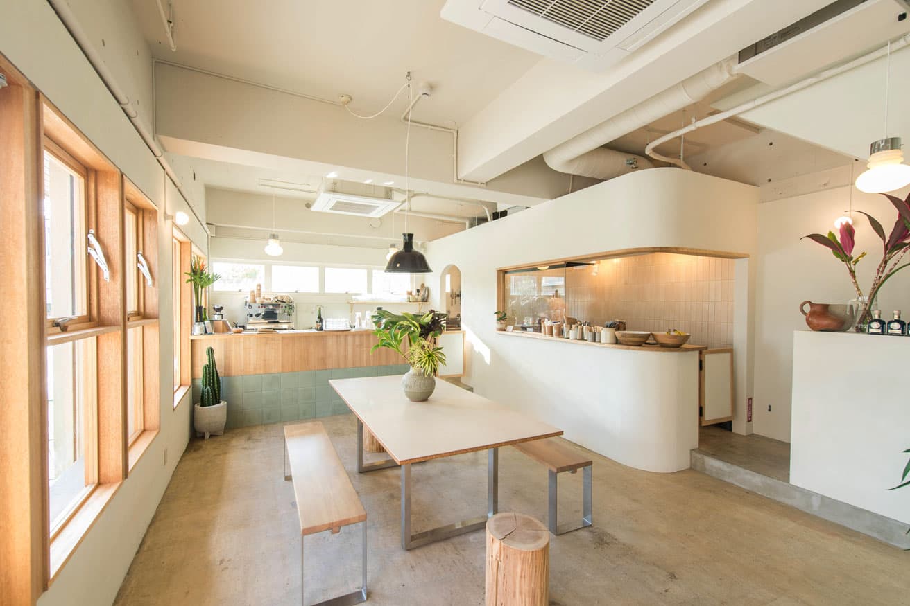 早起きした朝に嬉しい、7時オープン（フードは7時半から提供）。