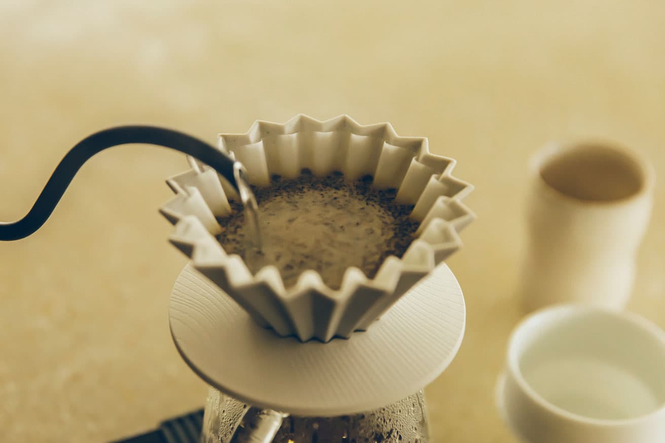 浅煎りをメインにコーヒーを提供。