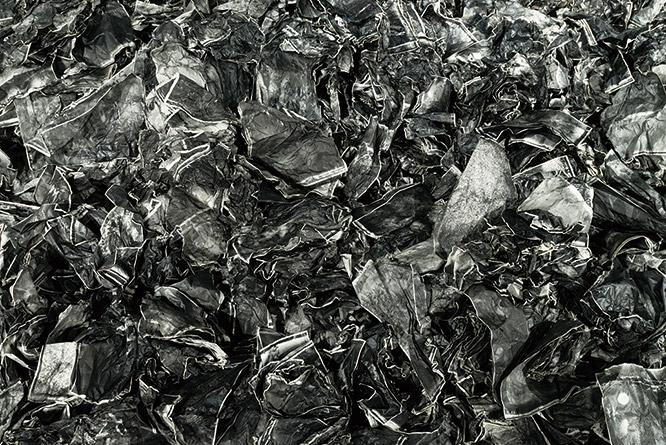 あいちトリエンナーレ出展作品『Matter / Vomit（部分）』2016 インクジェット・プリント、ワックス ©Daisuke Yokota, Courtesy of G/P gallery